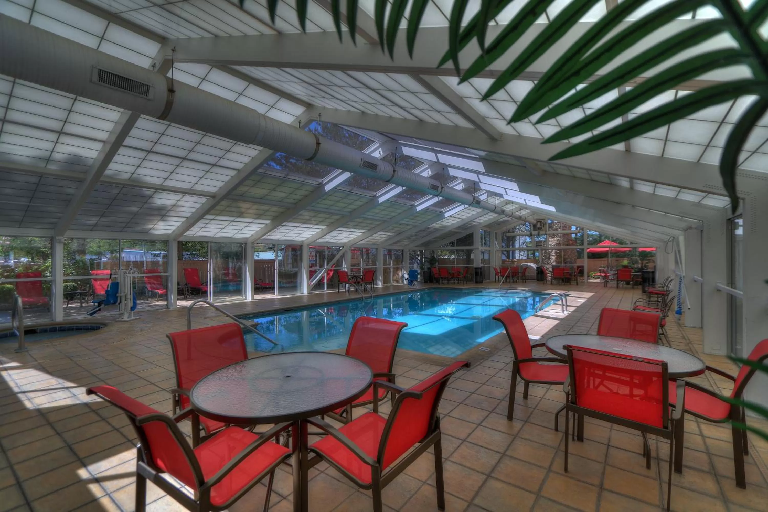 Swimming pool in La Quinta by Wyndham Pigeon Forge