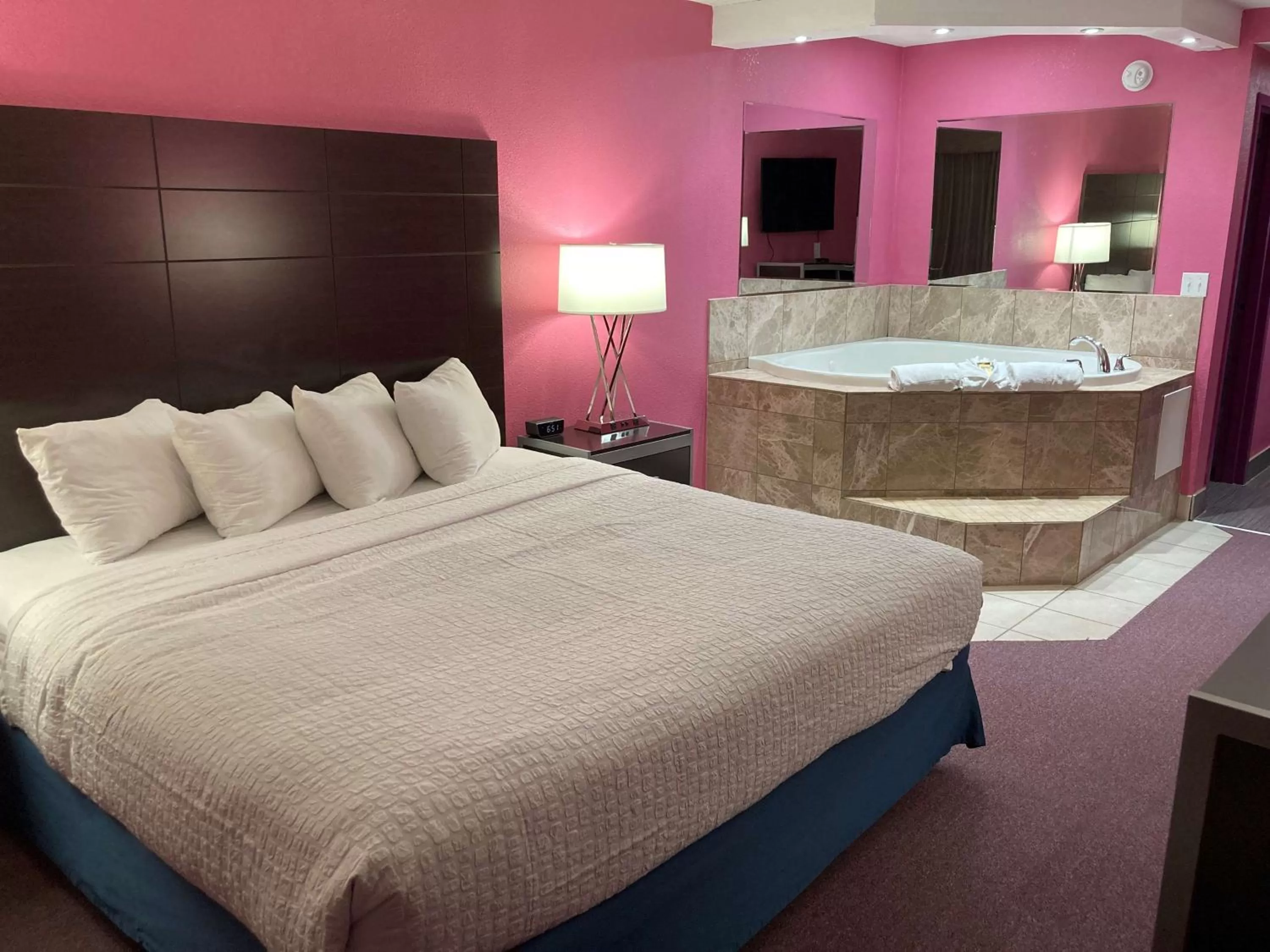 Bedroom, Bed in Best Western Plus Reading Inn & Suites