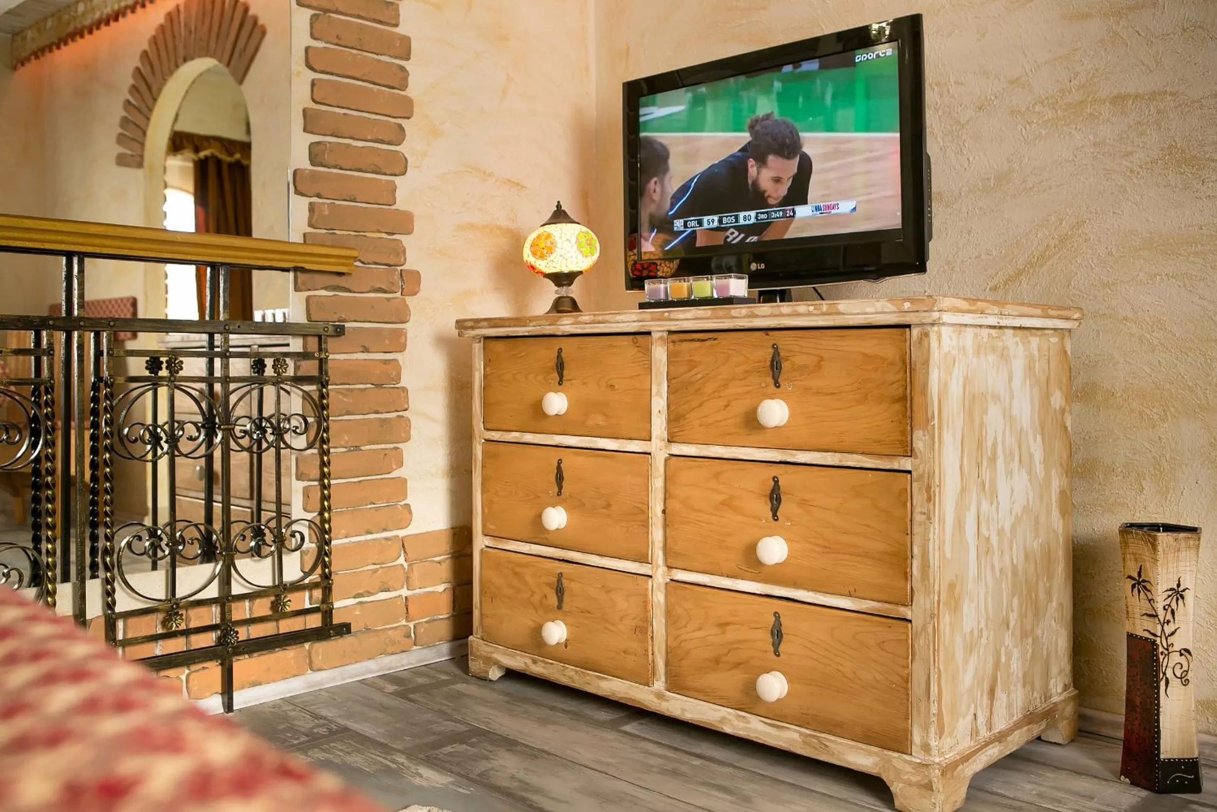 TV/Entertainment Center in Green Park Villa