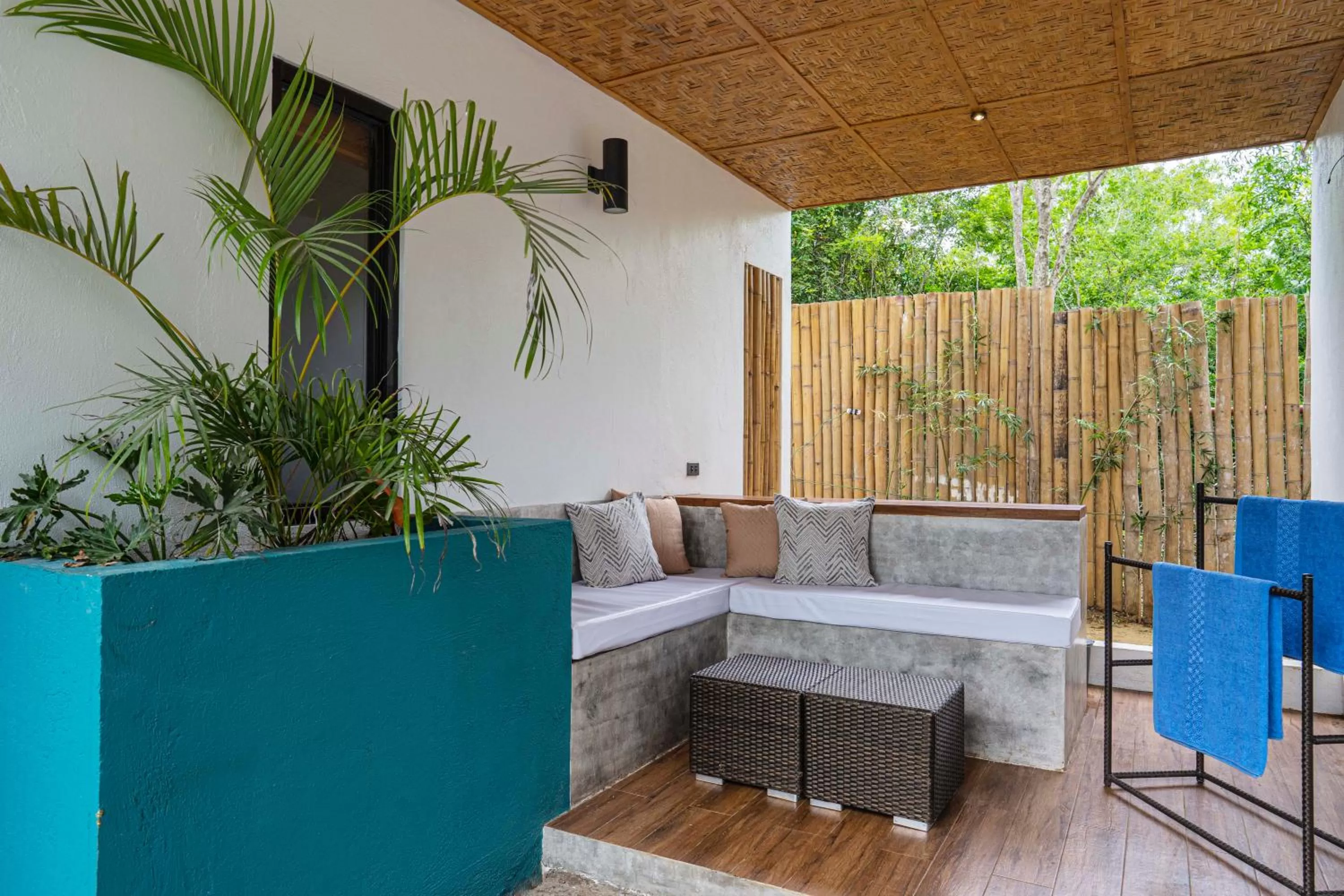 Patio in Bird of Paradise