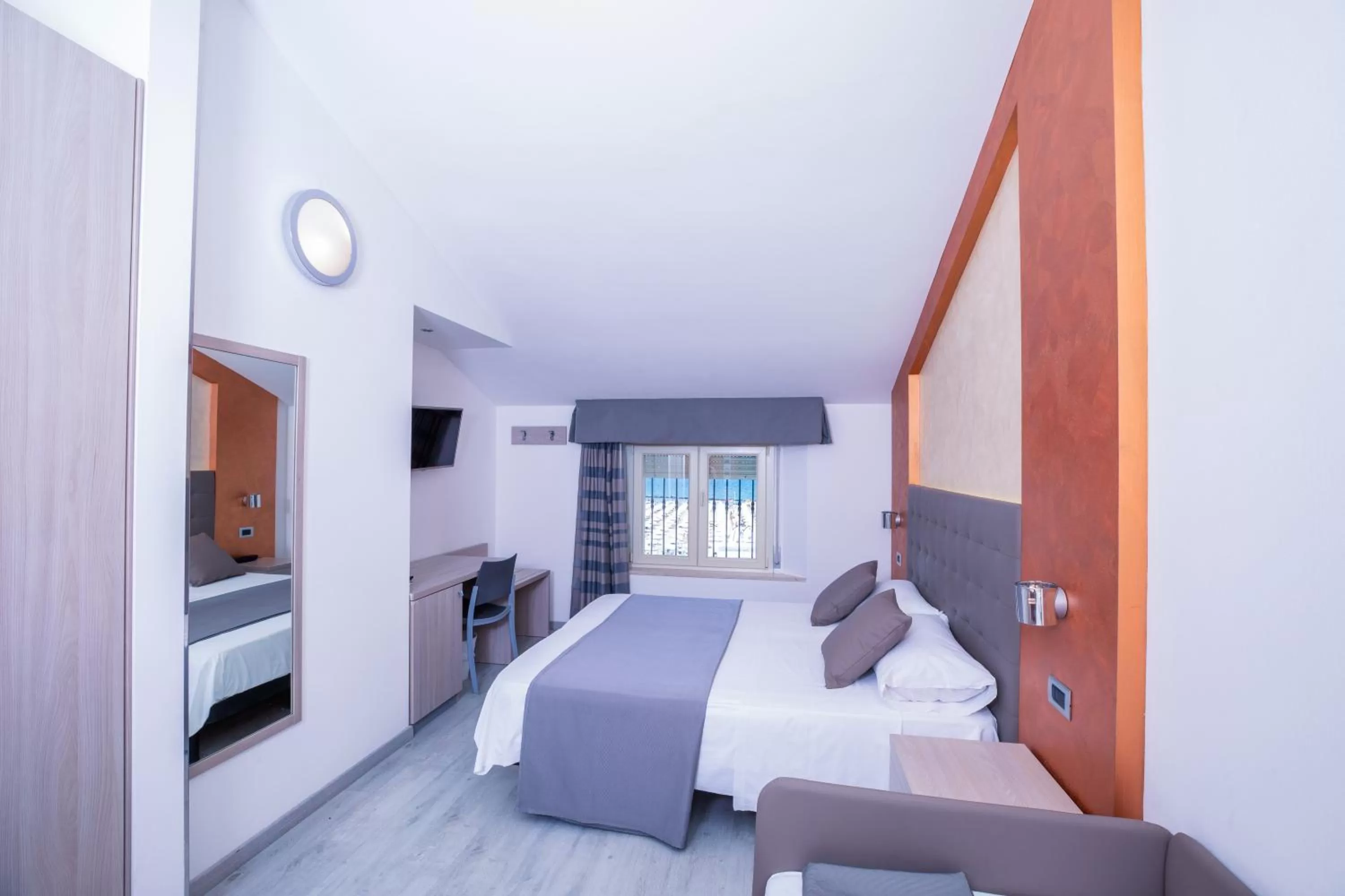 Photo of the whole room, Bed in Hotel Gabbiano