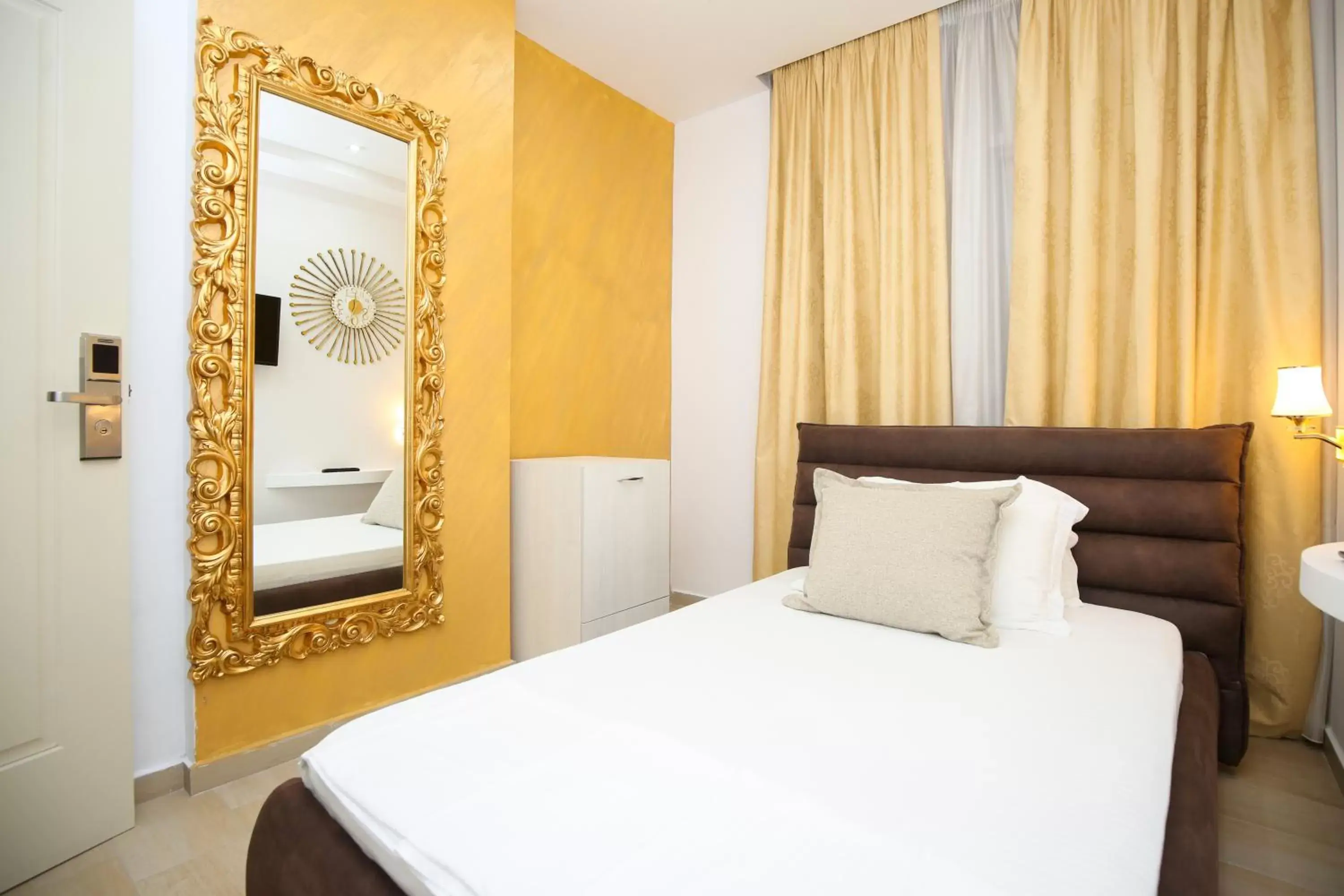 Economy Single Room in Noar Boutique Hotel Economy Single Room in Noar Boutique Hotel