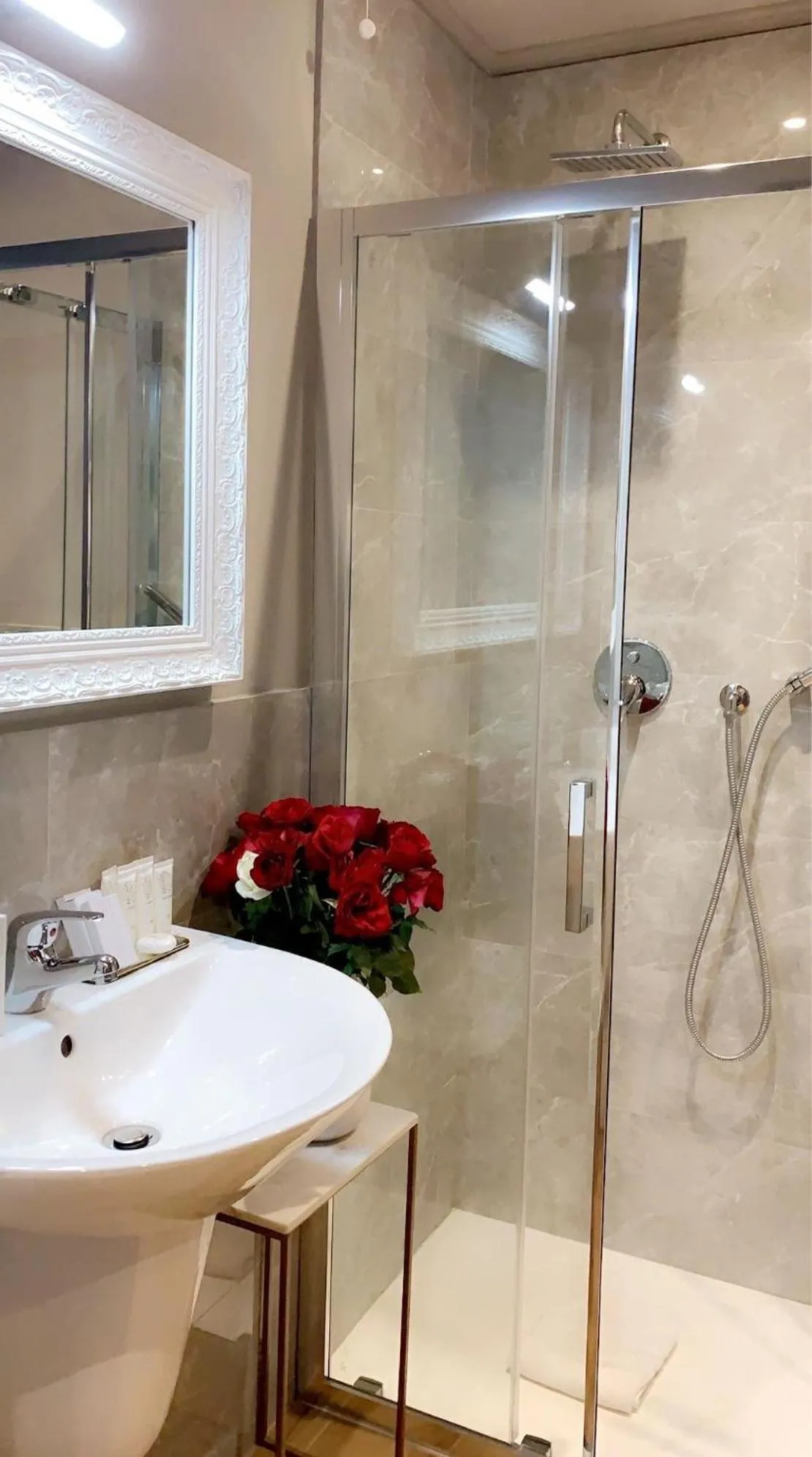 Bathroom in INTO the heart of MILAN Aparthotel