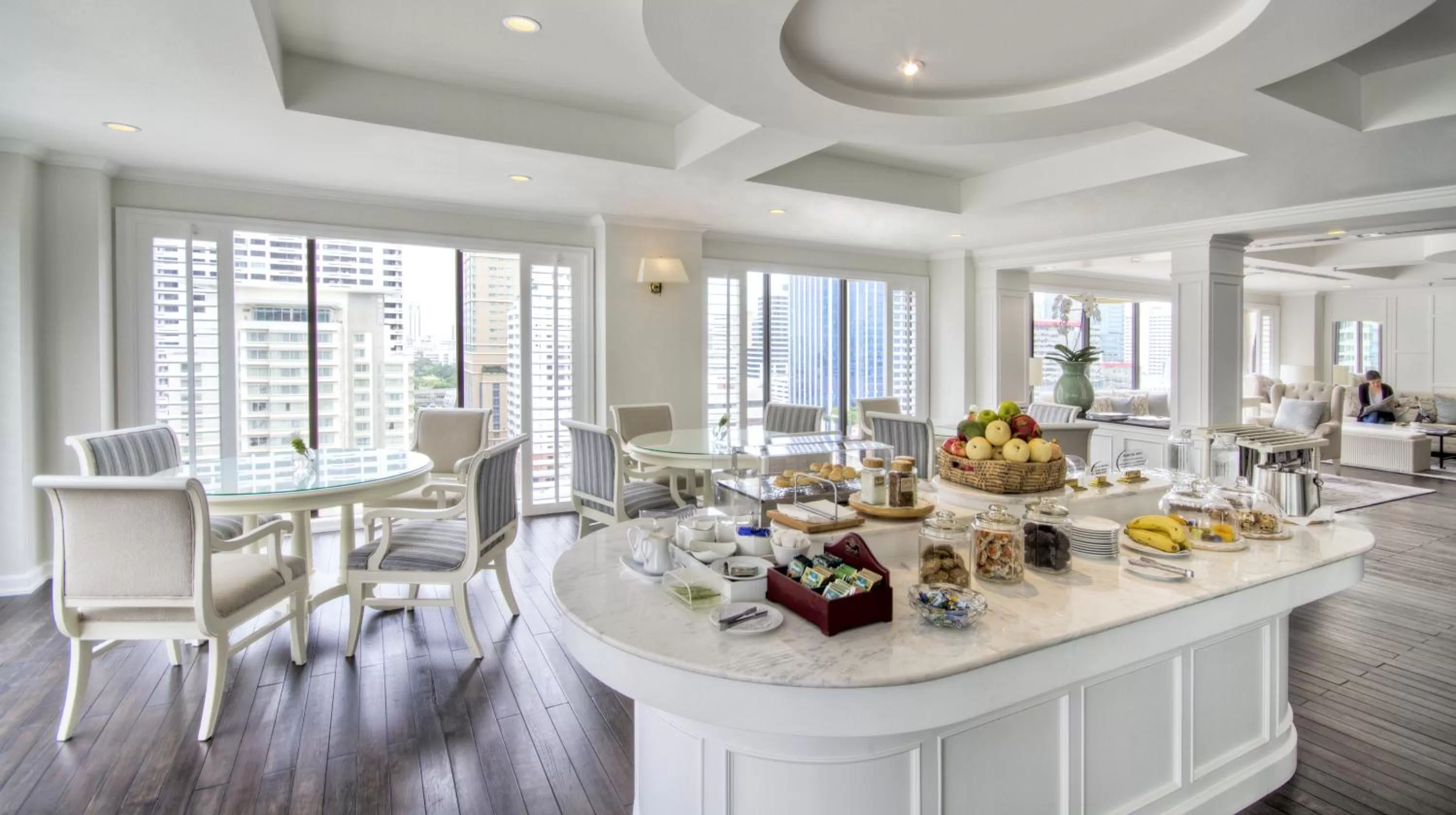 Communal lounge/ TV room in Cape House Hotel, Bangkok