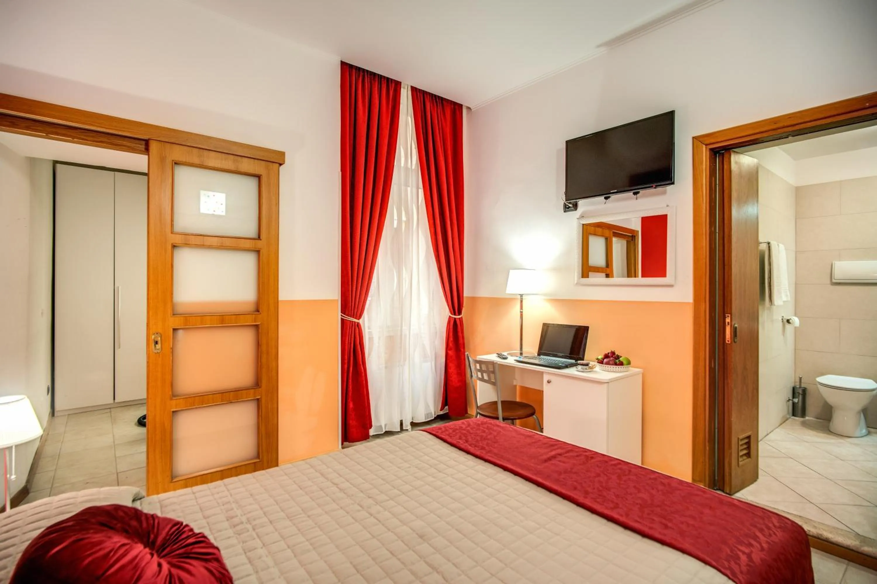 Bedroom, Bed in Magnifico Rome