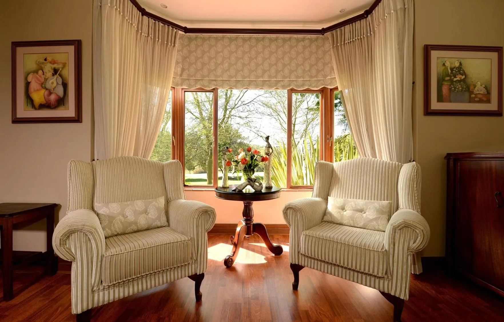 Bedroom in The Woodpecker Inn