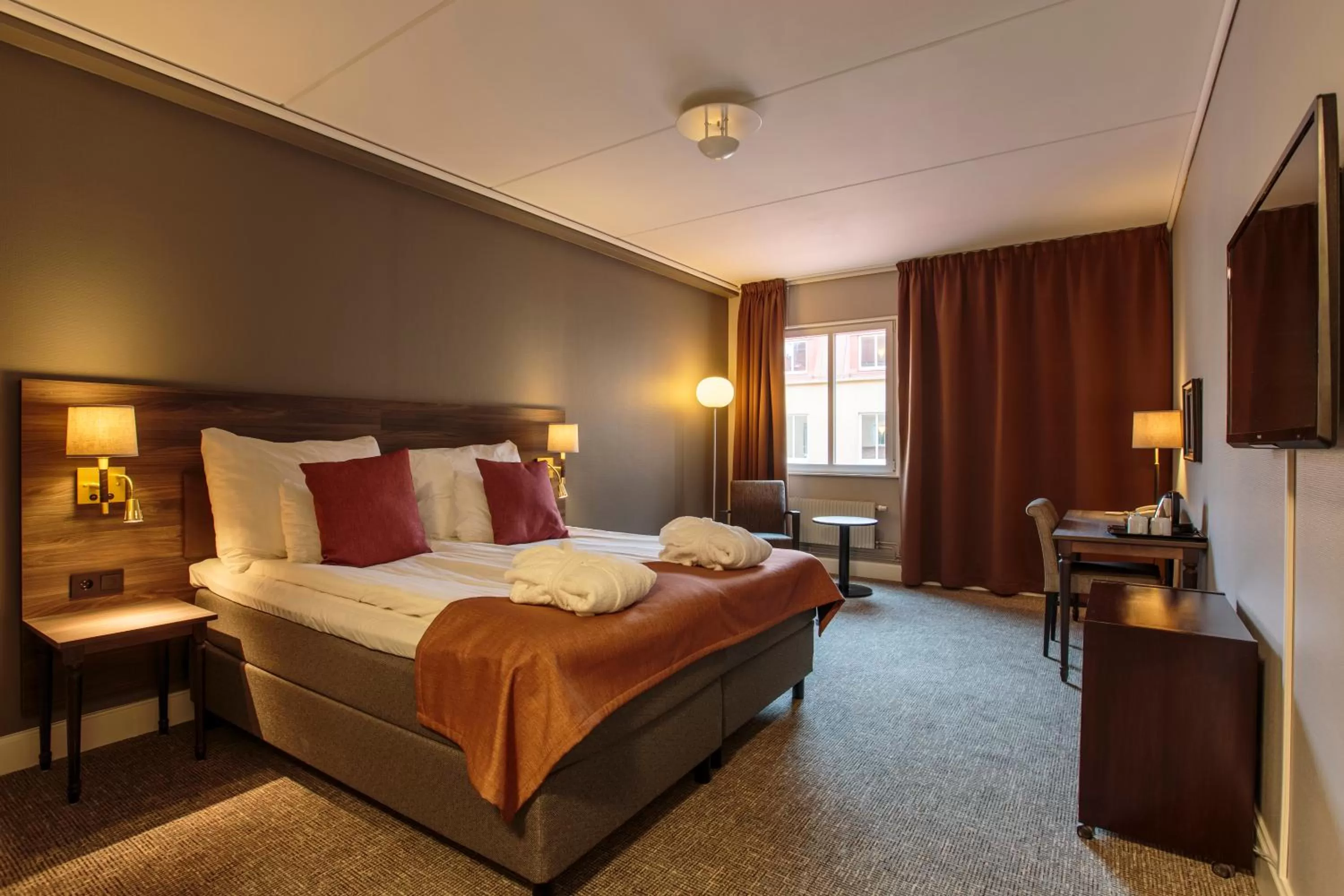 Bed in Home Hotel Uman