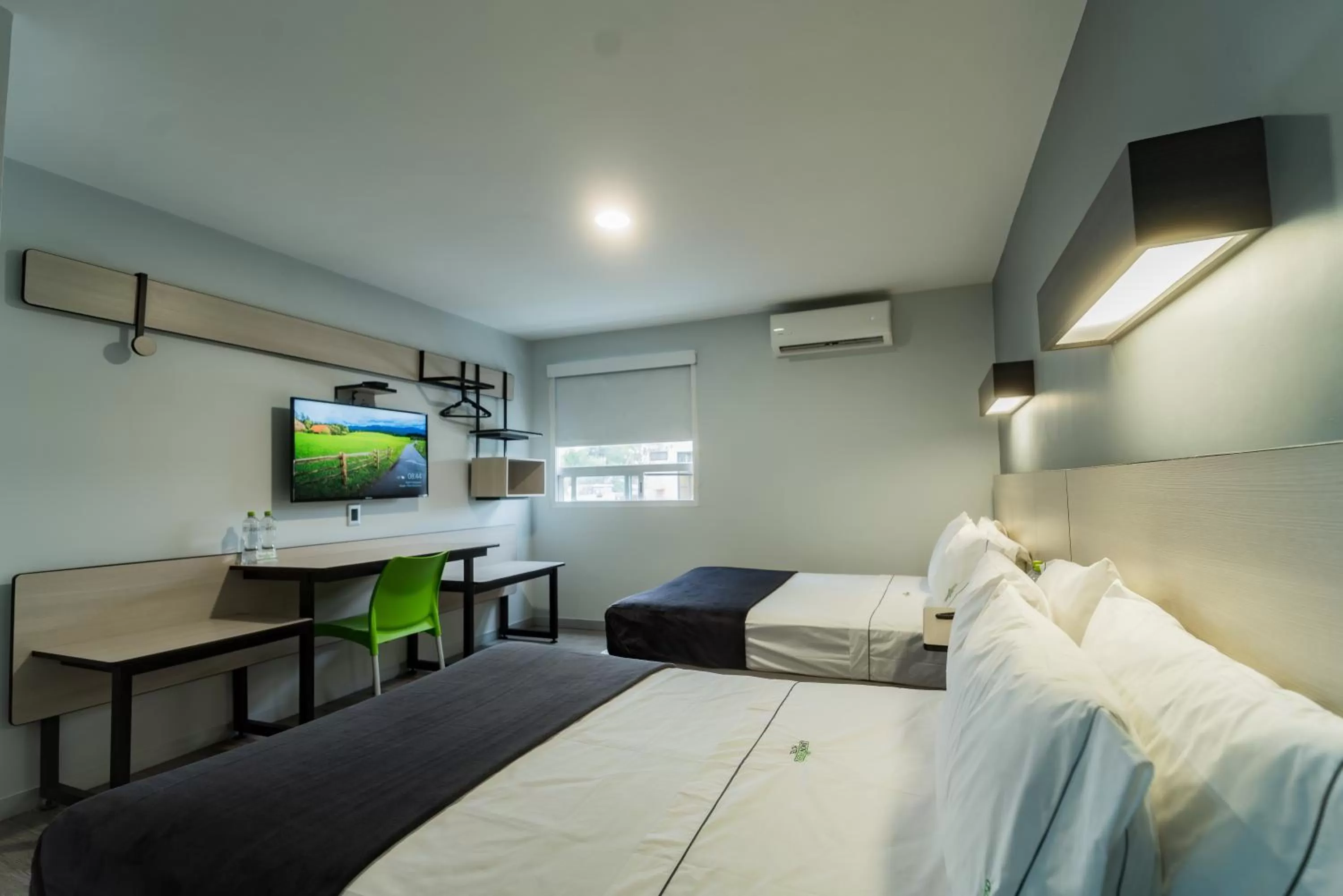 Bedroom, Bed in HOTEL LEMON GREEN -Zona Expo Frente al Centro de Convenciones