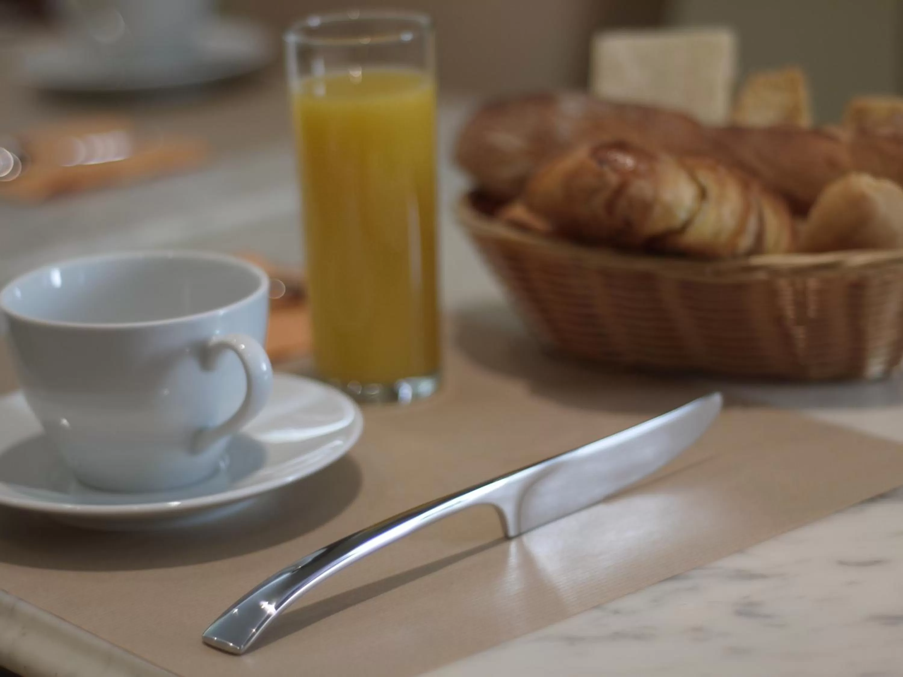 Breakfast in Hotel de La Comédie - Place De La Comédie-indépendant