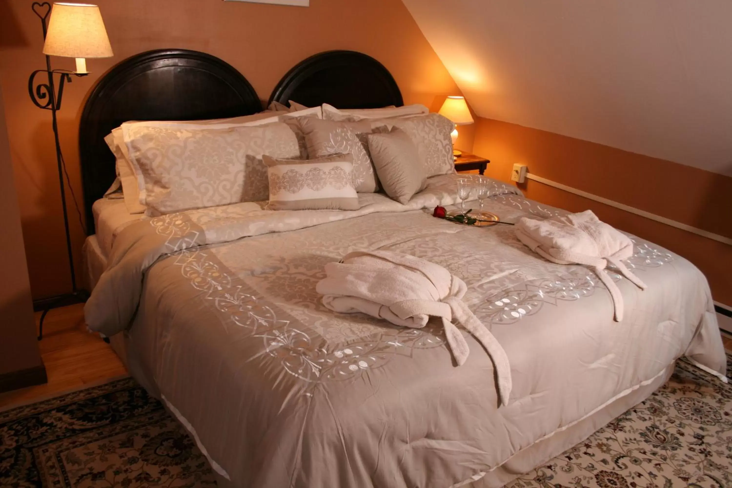 Deluxe King Room in The Governor's Inn Deluxe King Room in The Governor's Inn