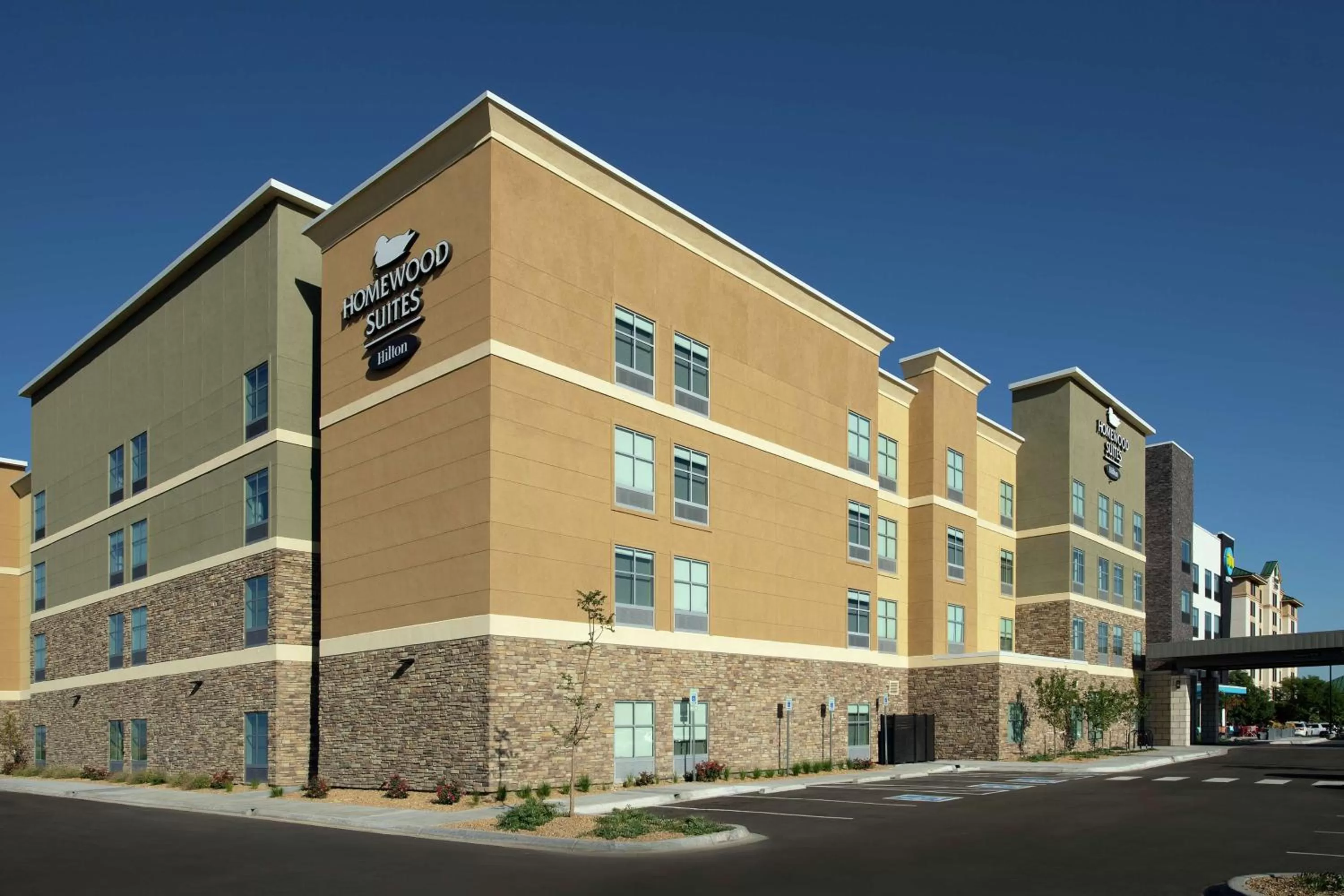 Property building in Homewood Suites By Hilton Denver Airport Tower Road