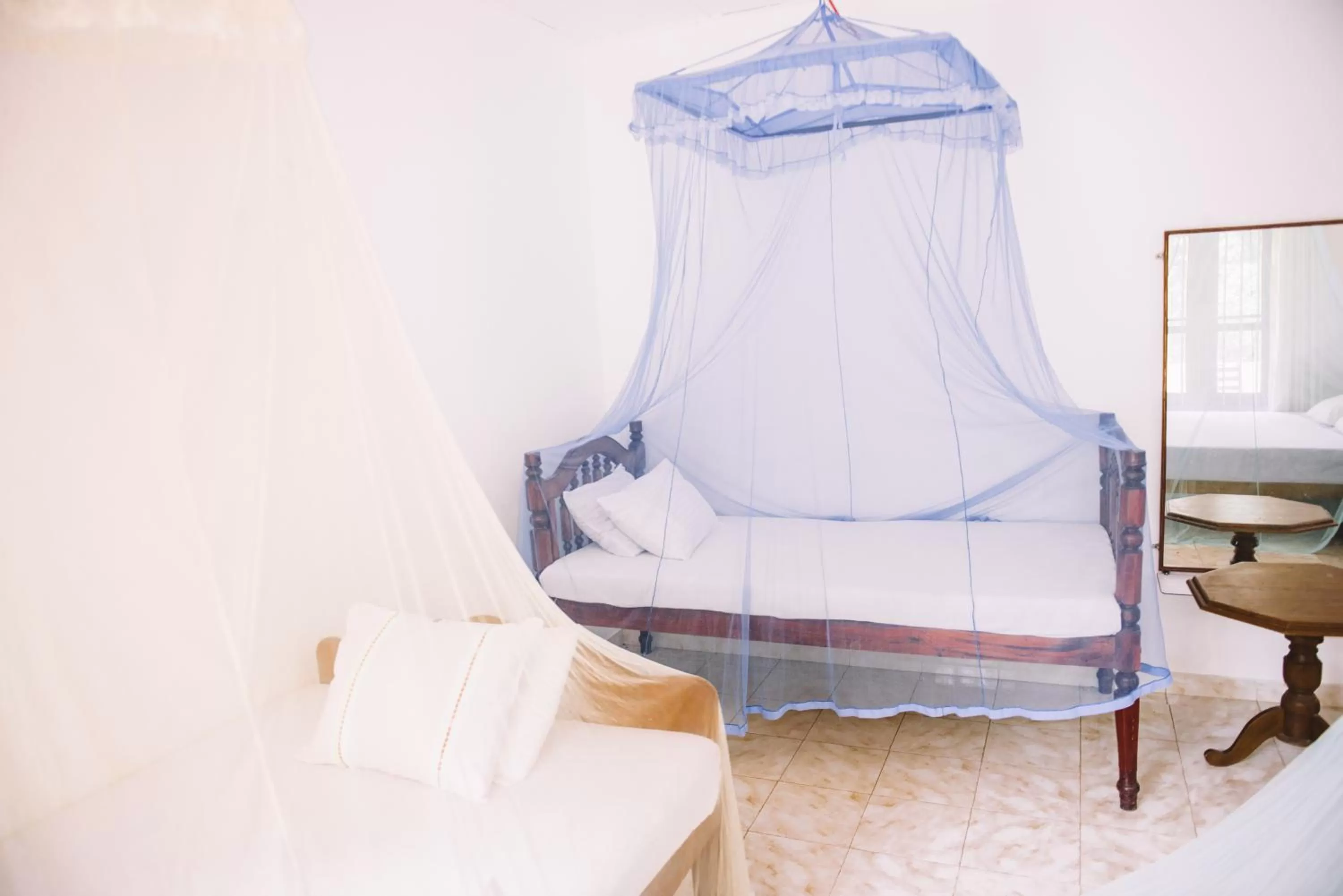 Photo of the whole room, Bed in Kadolana Guest House