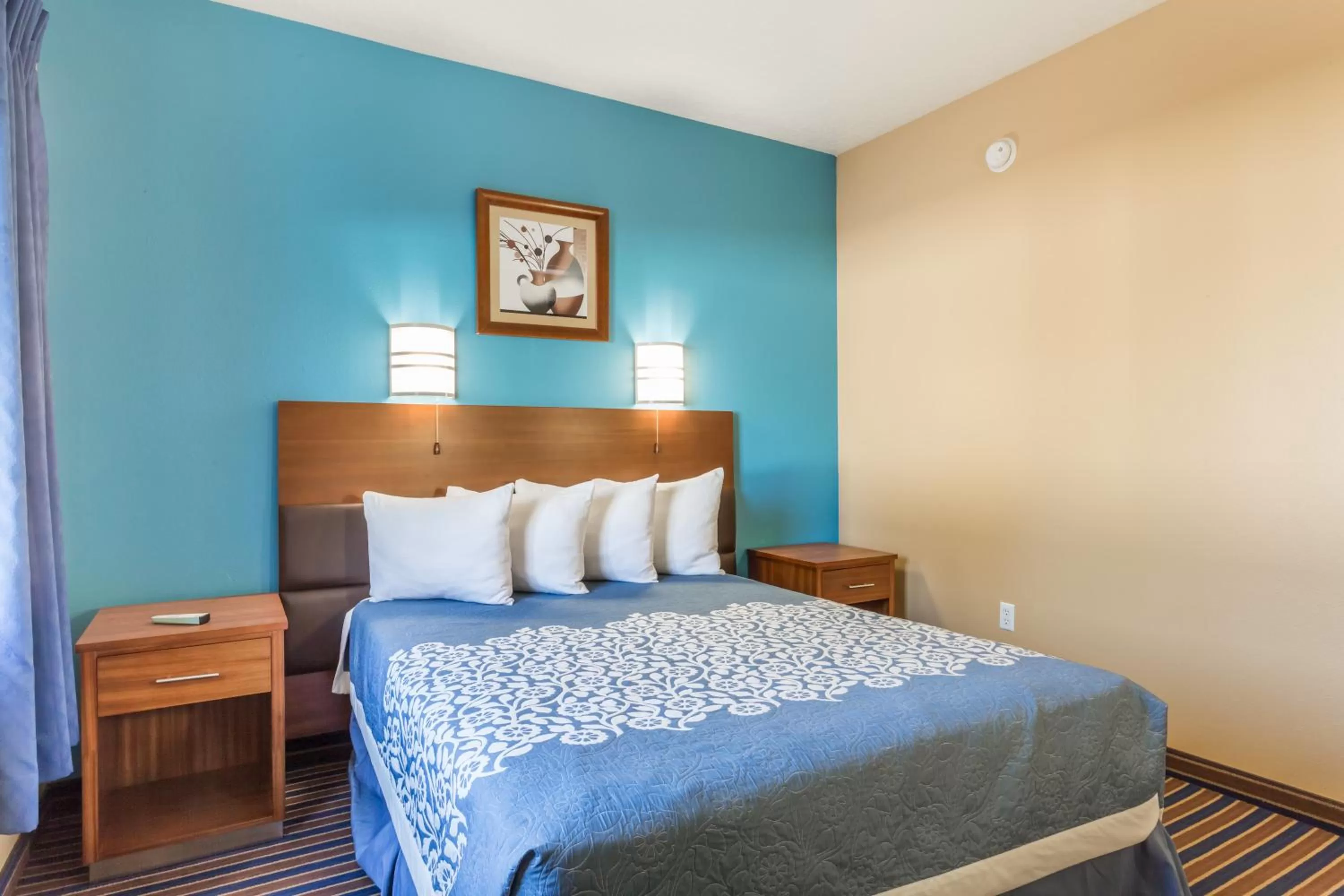 Bedroom, Bed in Days Inn by Wyndham Vernal