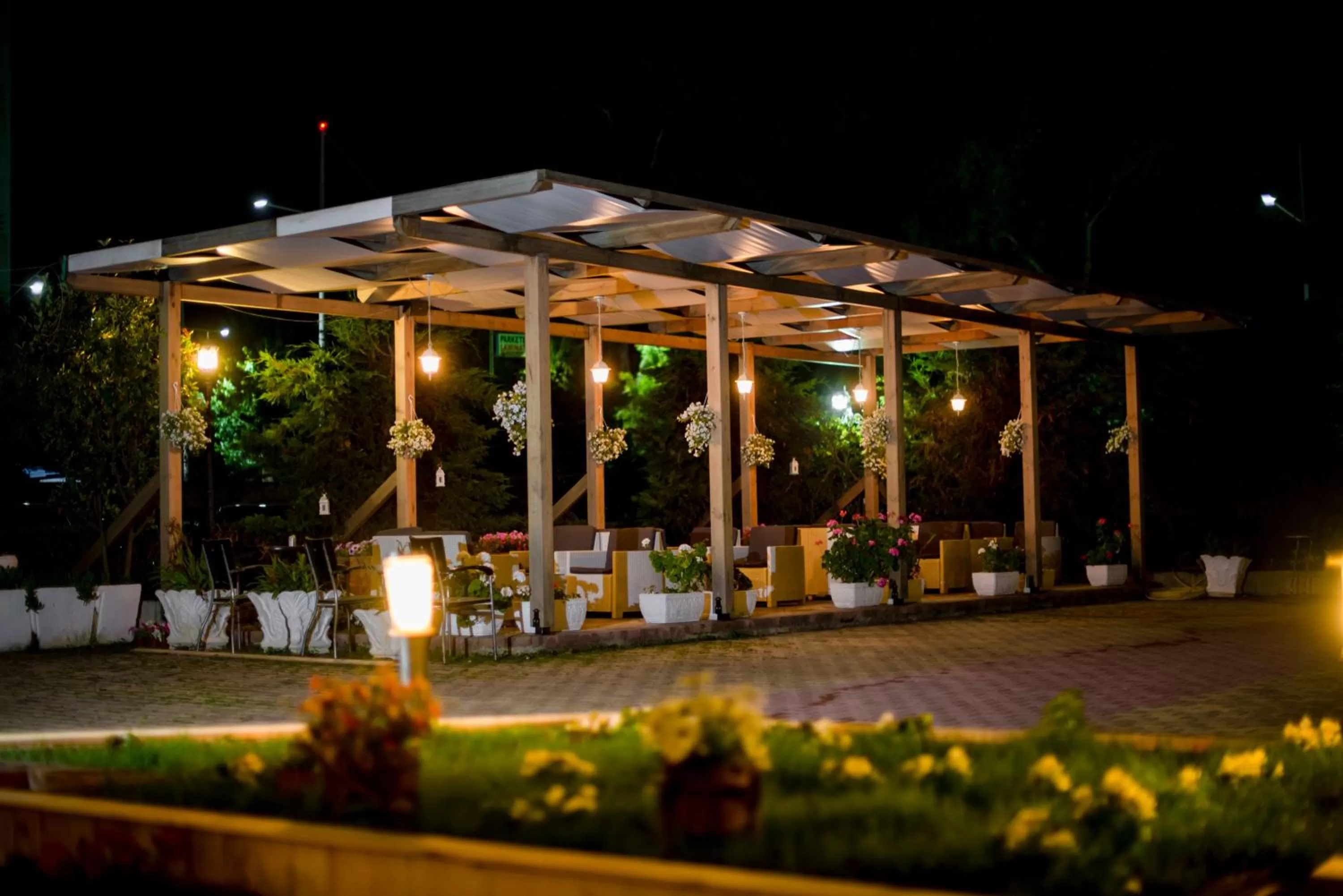 Patio, Banquet Facilities in Kadrisa Hotel