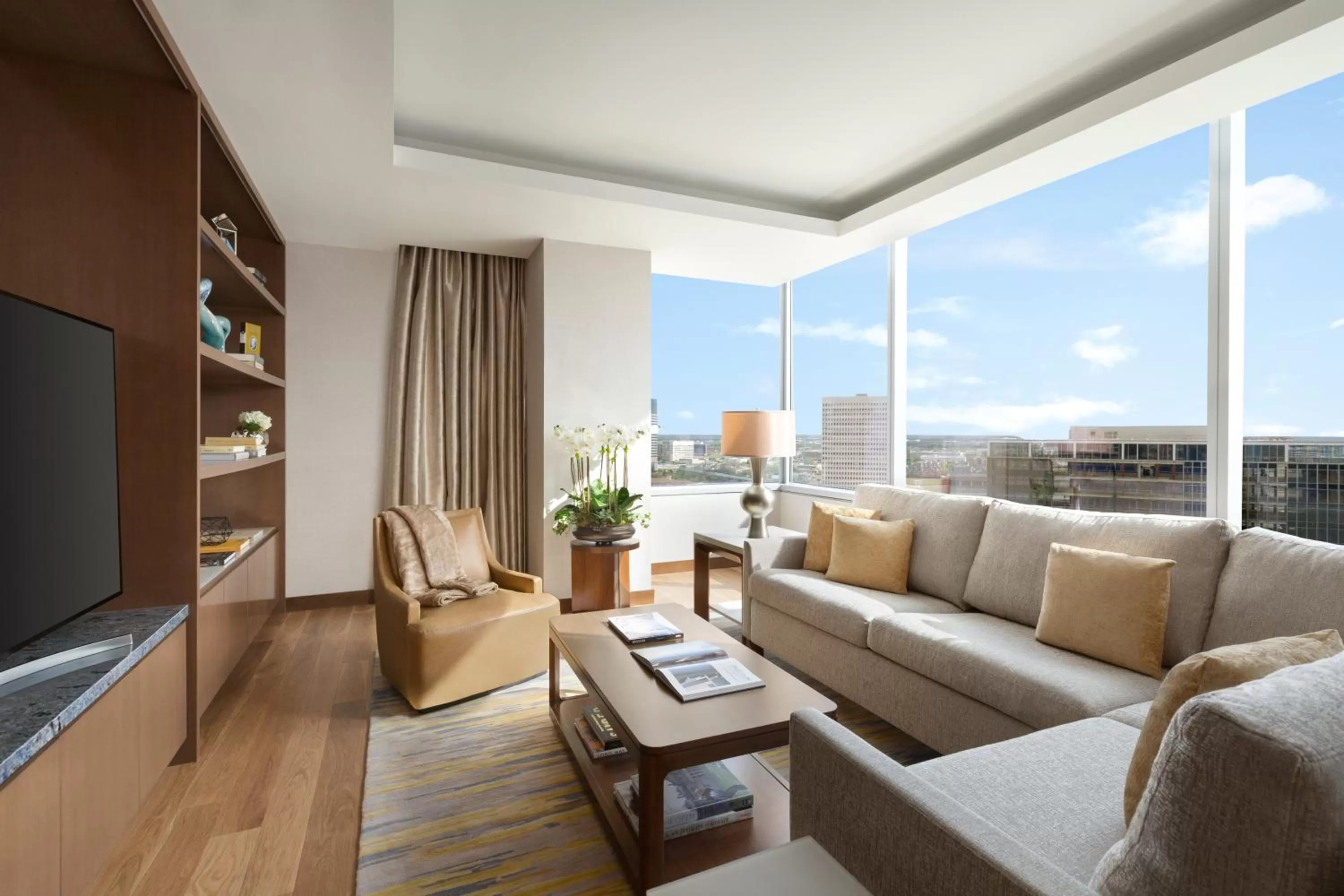 Bedroom in InterContinental Houston by IHG