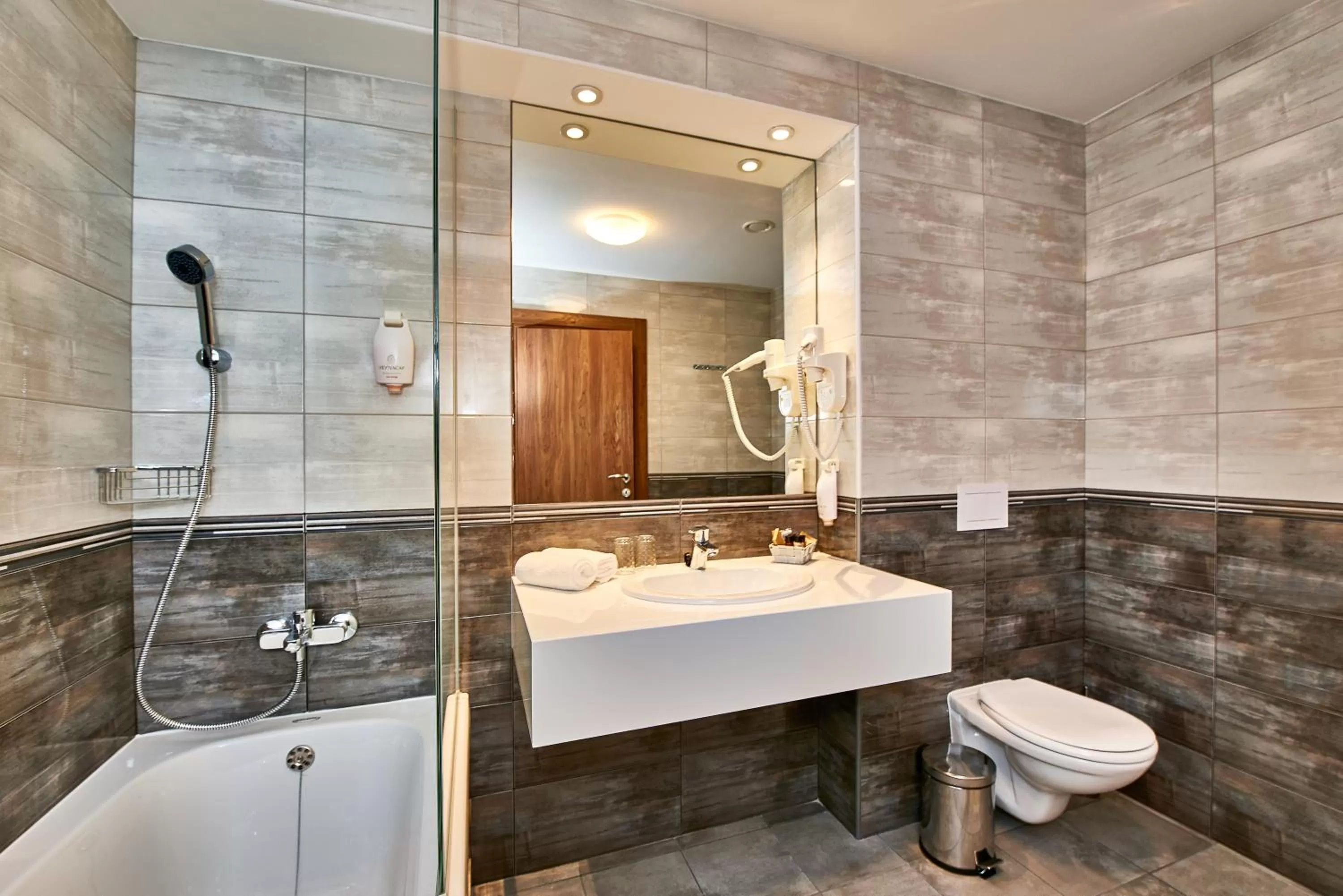 Bathroom in Hotel Europa