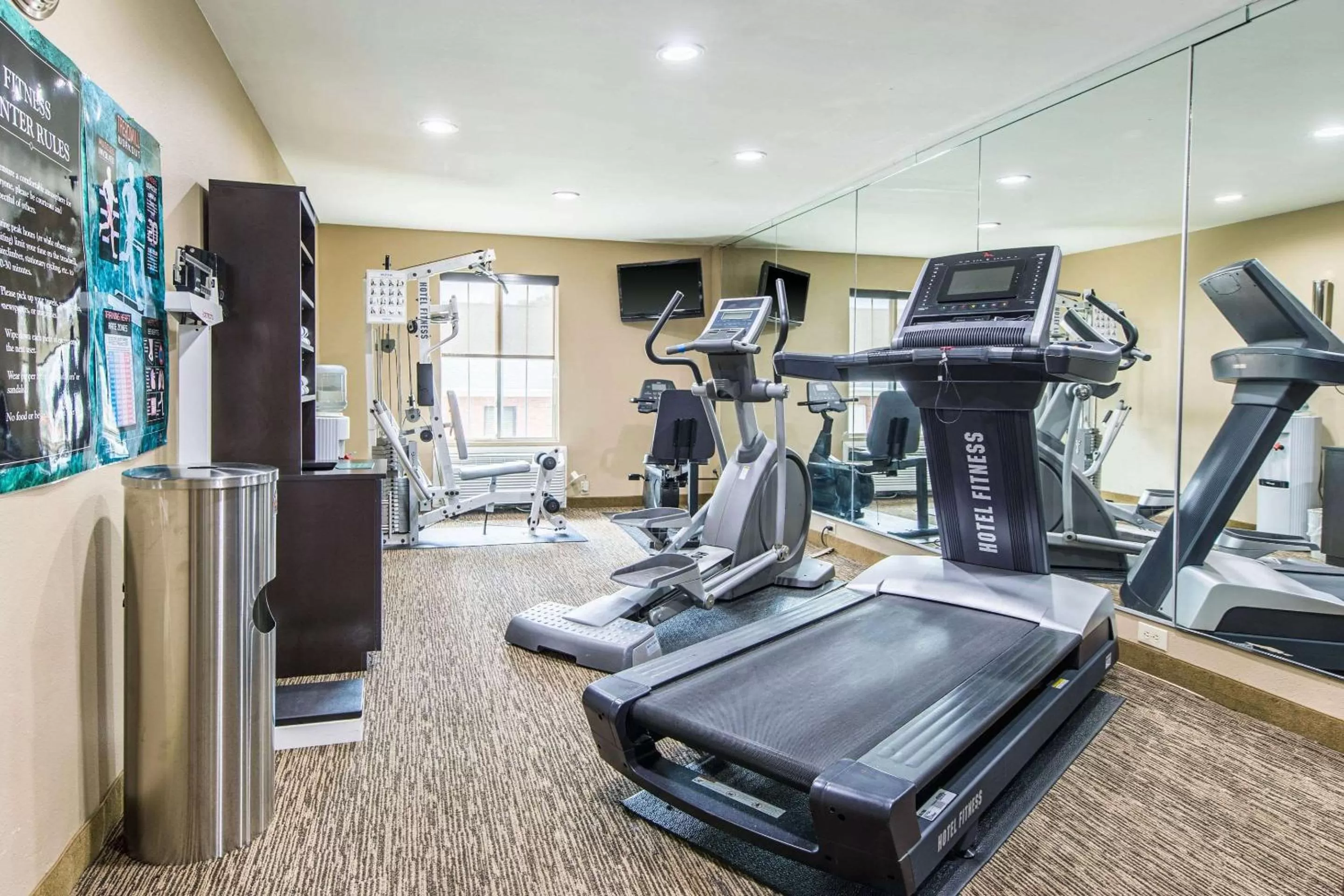 Fitness centre/facilities in Comfort Inn & Suites Greenwood near University