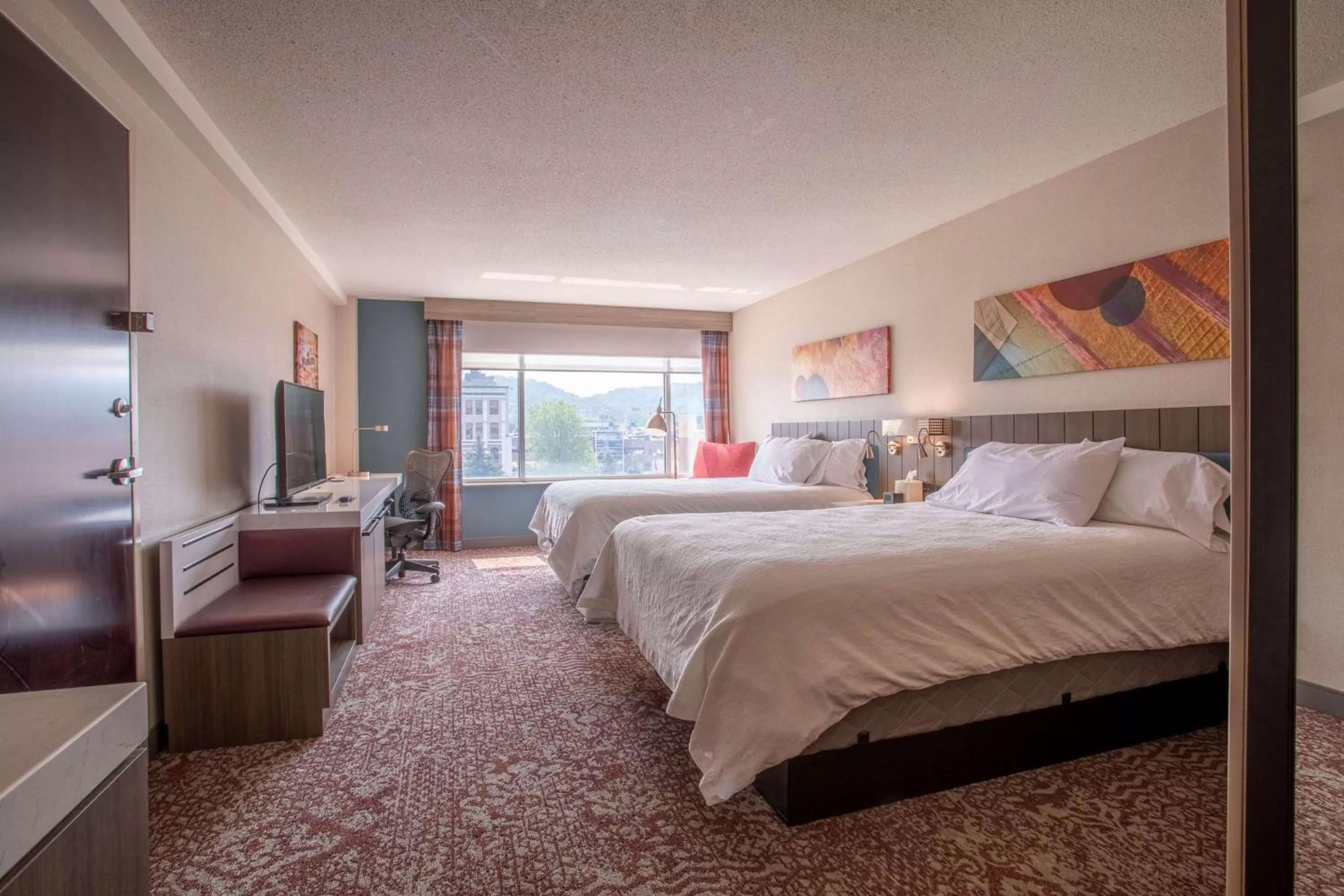 Bedroom, Bed in Hilton Garden Inn Mankato Downtown