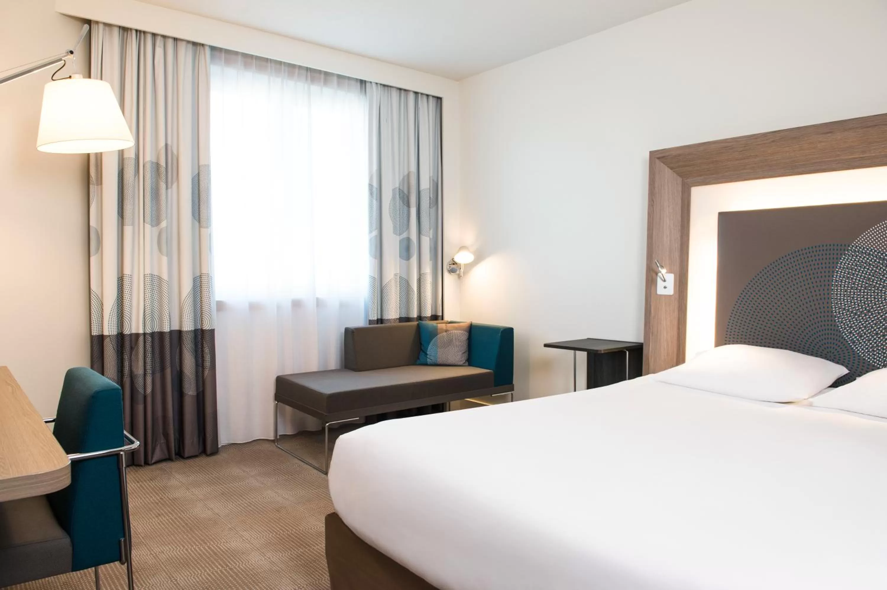 Bed in Novotel Brussels Airport