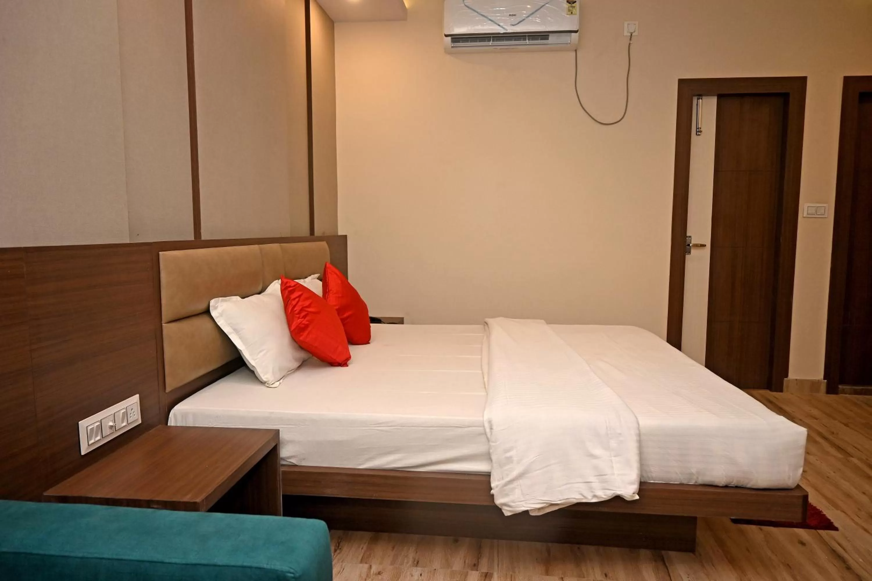 Bed in Royal Sea View