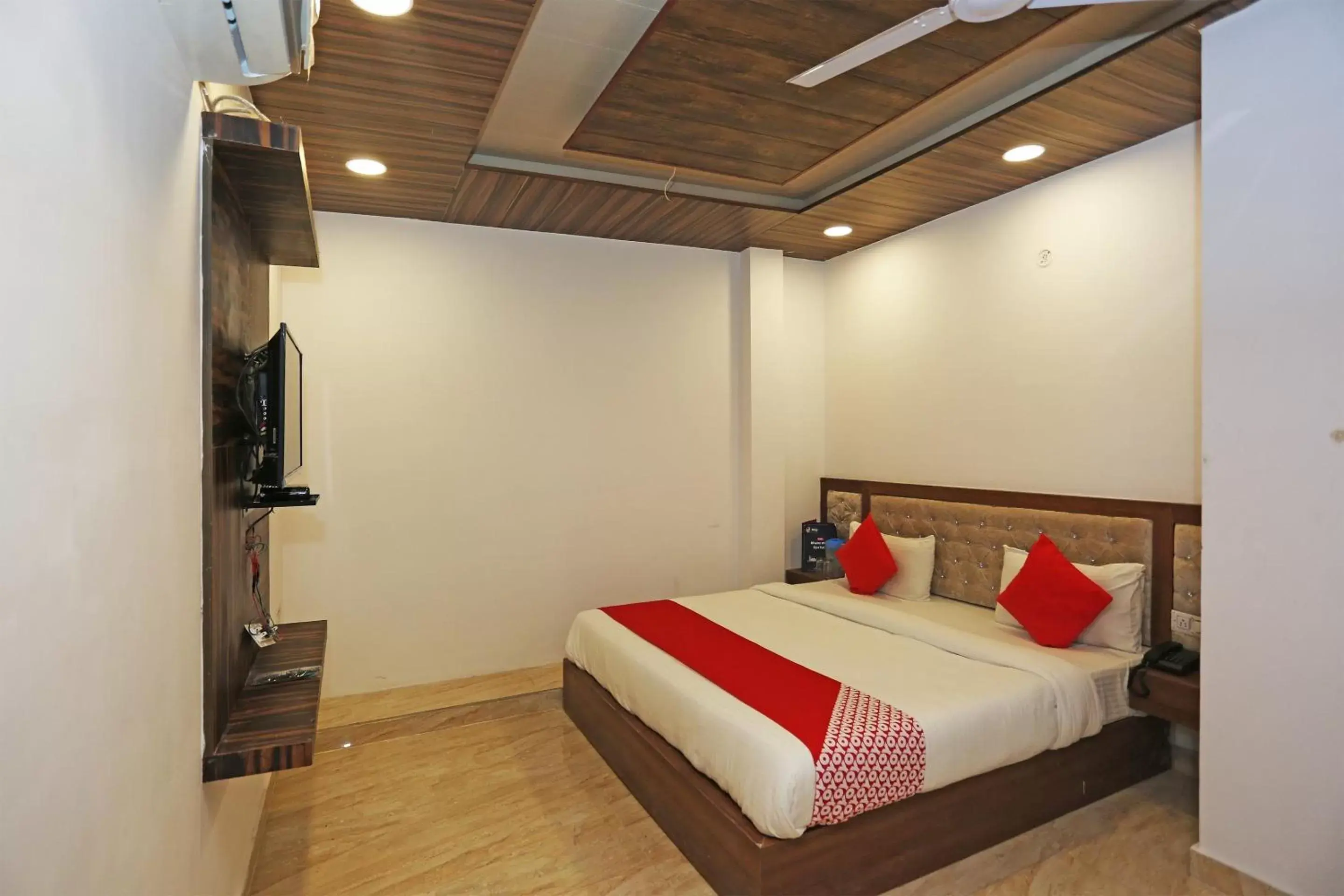 Super OYO Capital O Hotel Rosewood Inn Super OYO Capital O Hotel Rosewood Inn