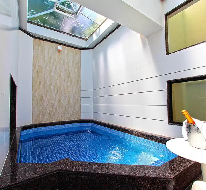 BAMBINA HOTEL -Adultos Somente