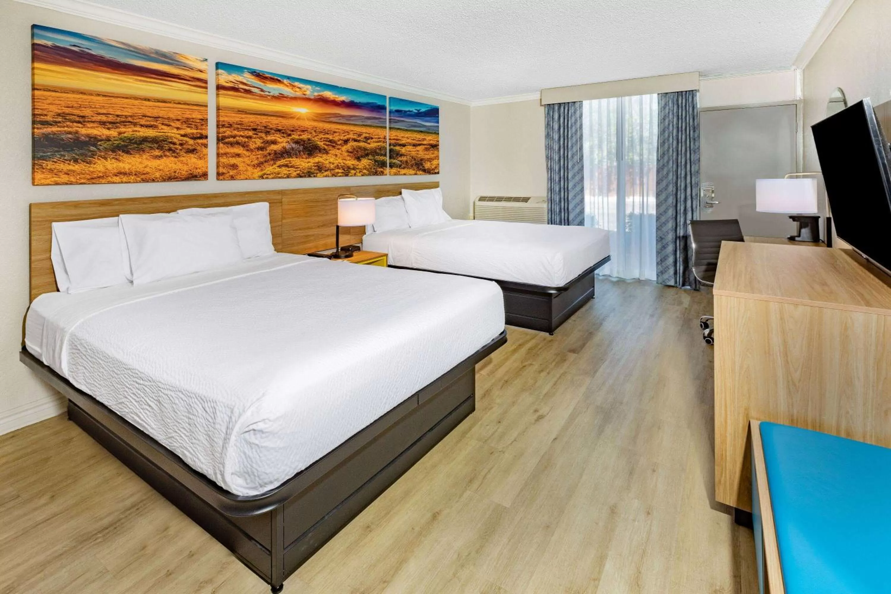Photo of the whole room, Bed in Days Inn by Wyndham Del Rio