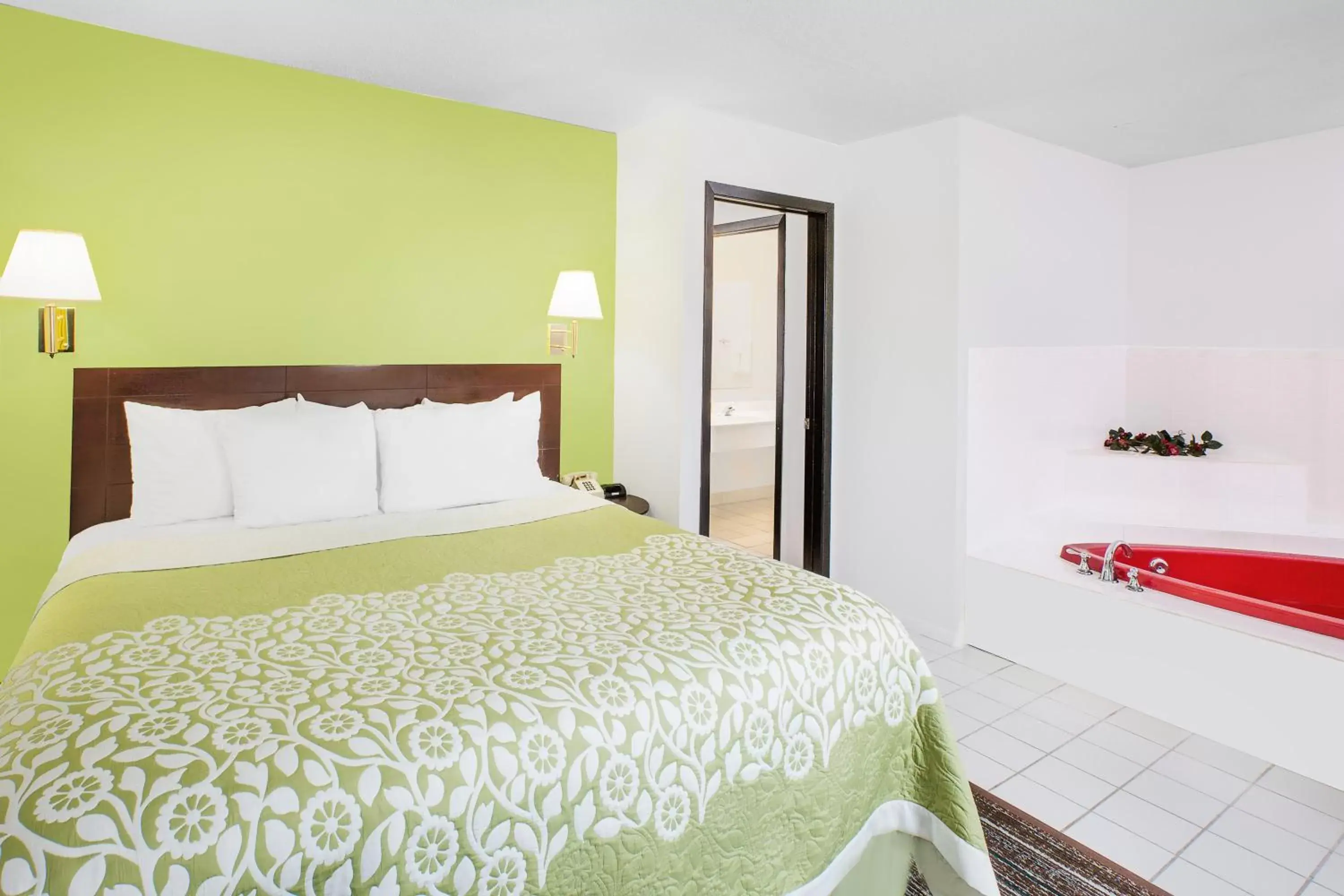 1 King Bed and 1 Queen Bed, Suite, Non-Smoking in Days Inn by Wyndham York 1 King Bed and 1 Queen Bed, Suite, Non-Smoking in Days Inn by Wyndham York