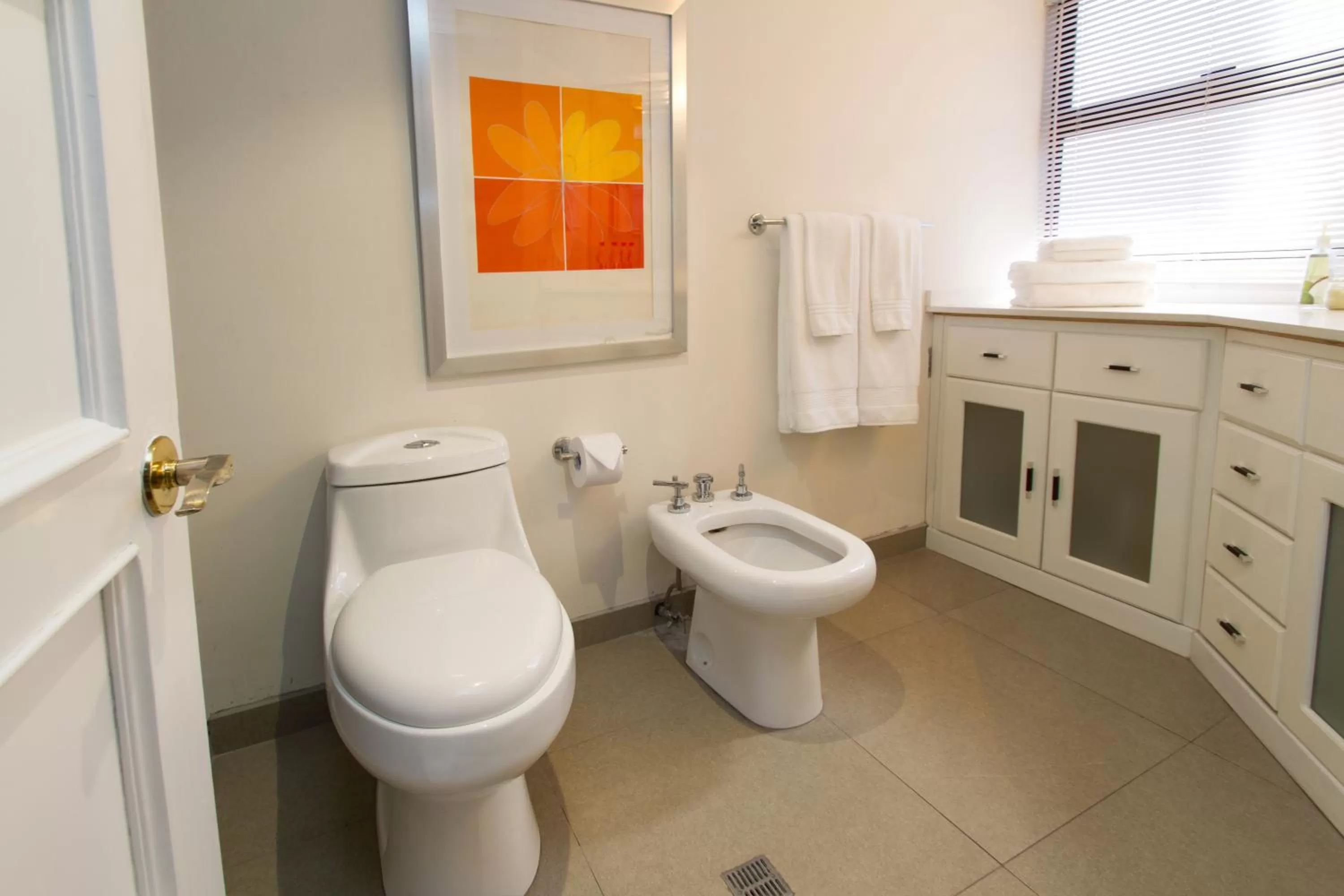 Toilet, Bathroom in Penthouse Lodge B&B