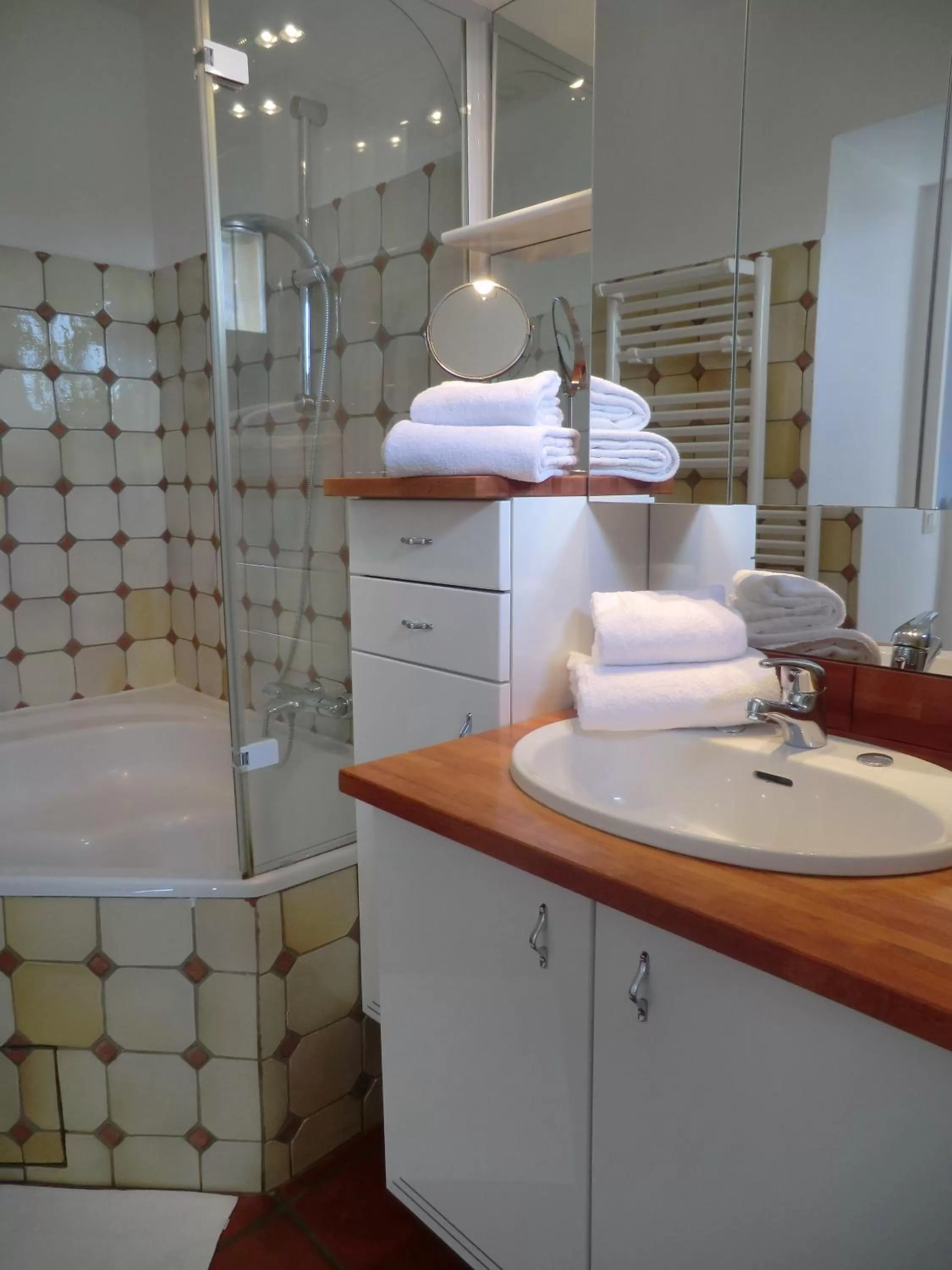 Bathroom in Le Moulin de Varrians