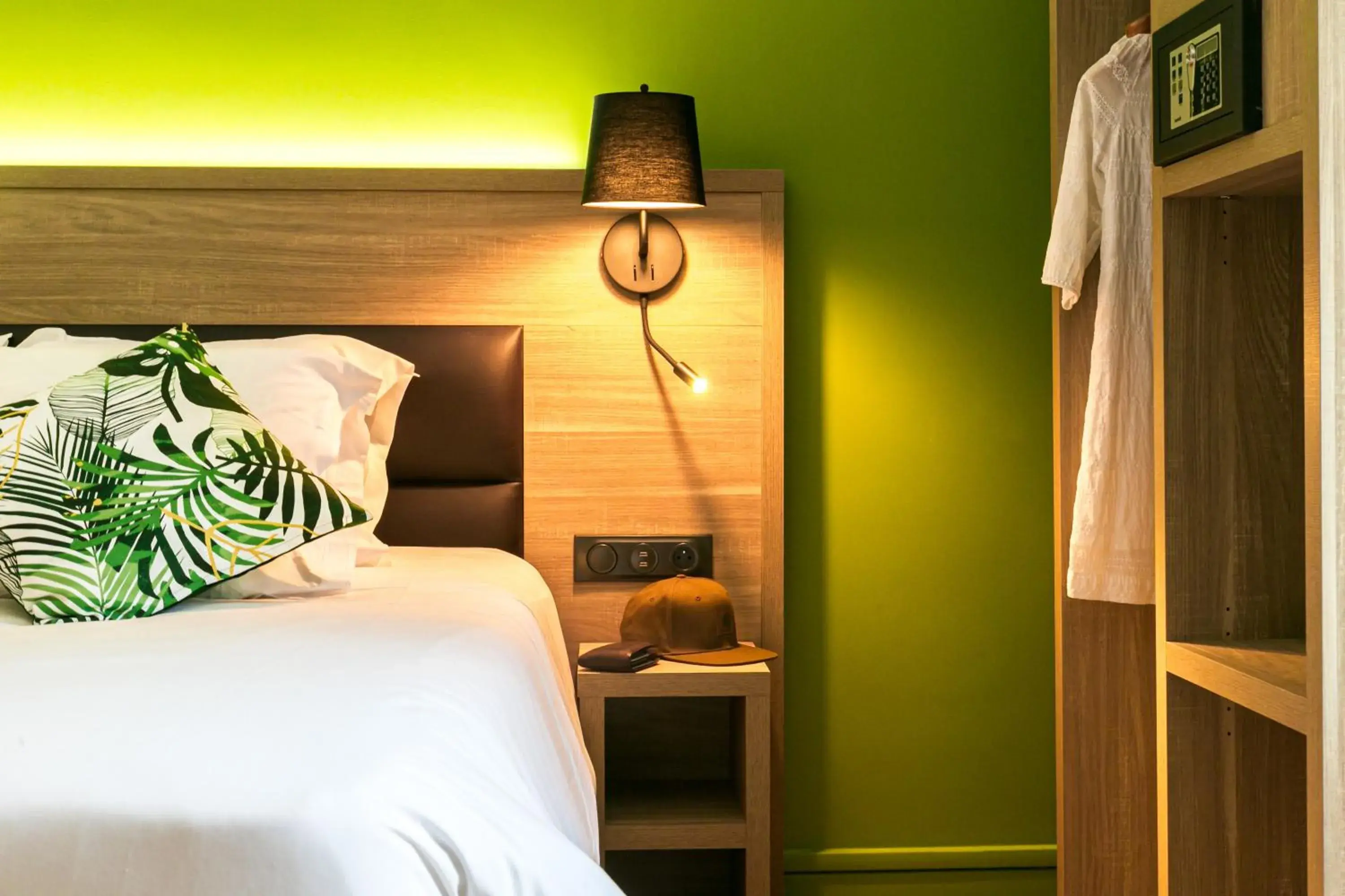 Twin Room with Street View in Hôtel du Pont Twin Room with Street View in Hôtel du Pont