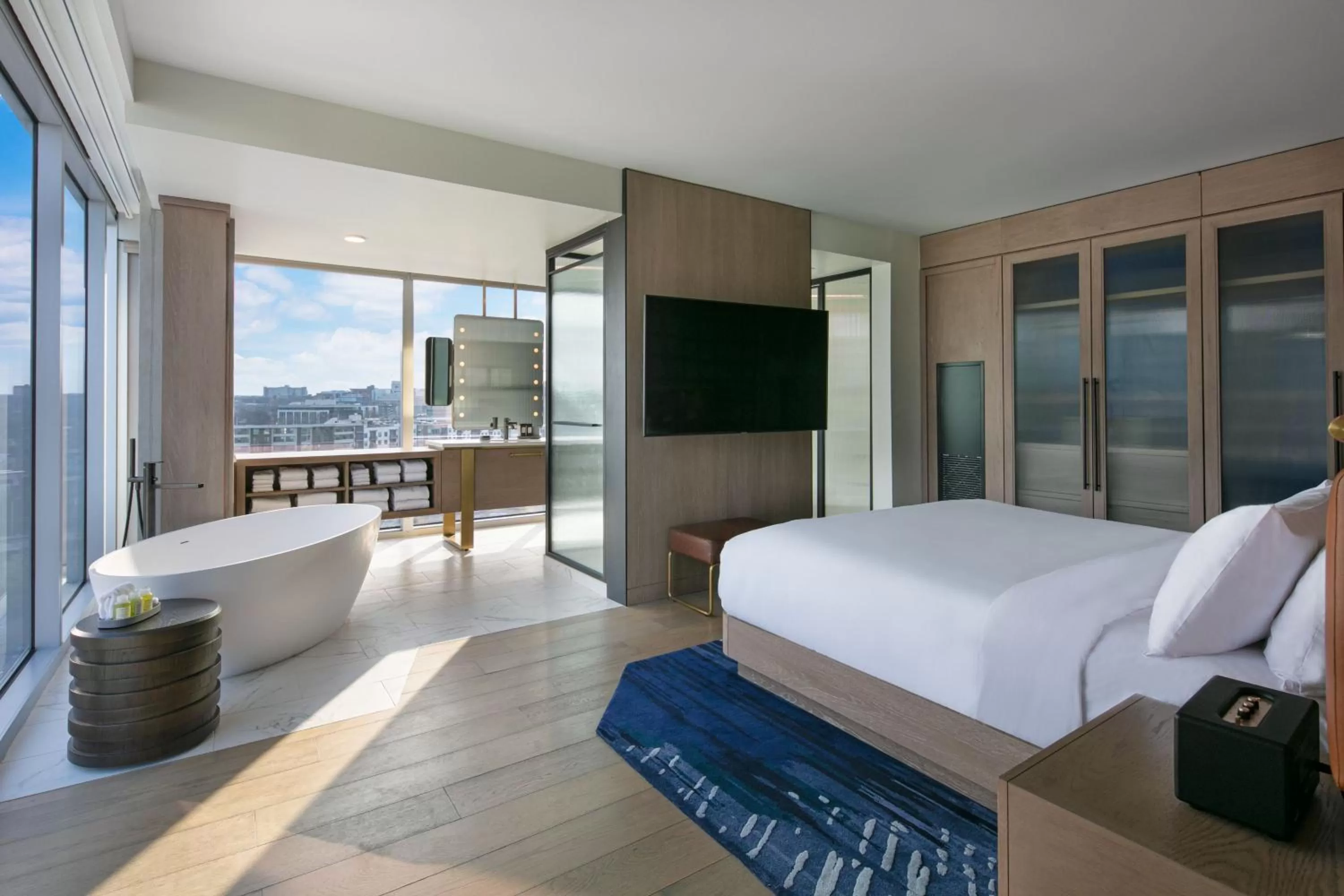 Bedroom, Bed in W Nashville