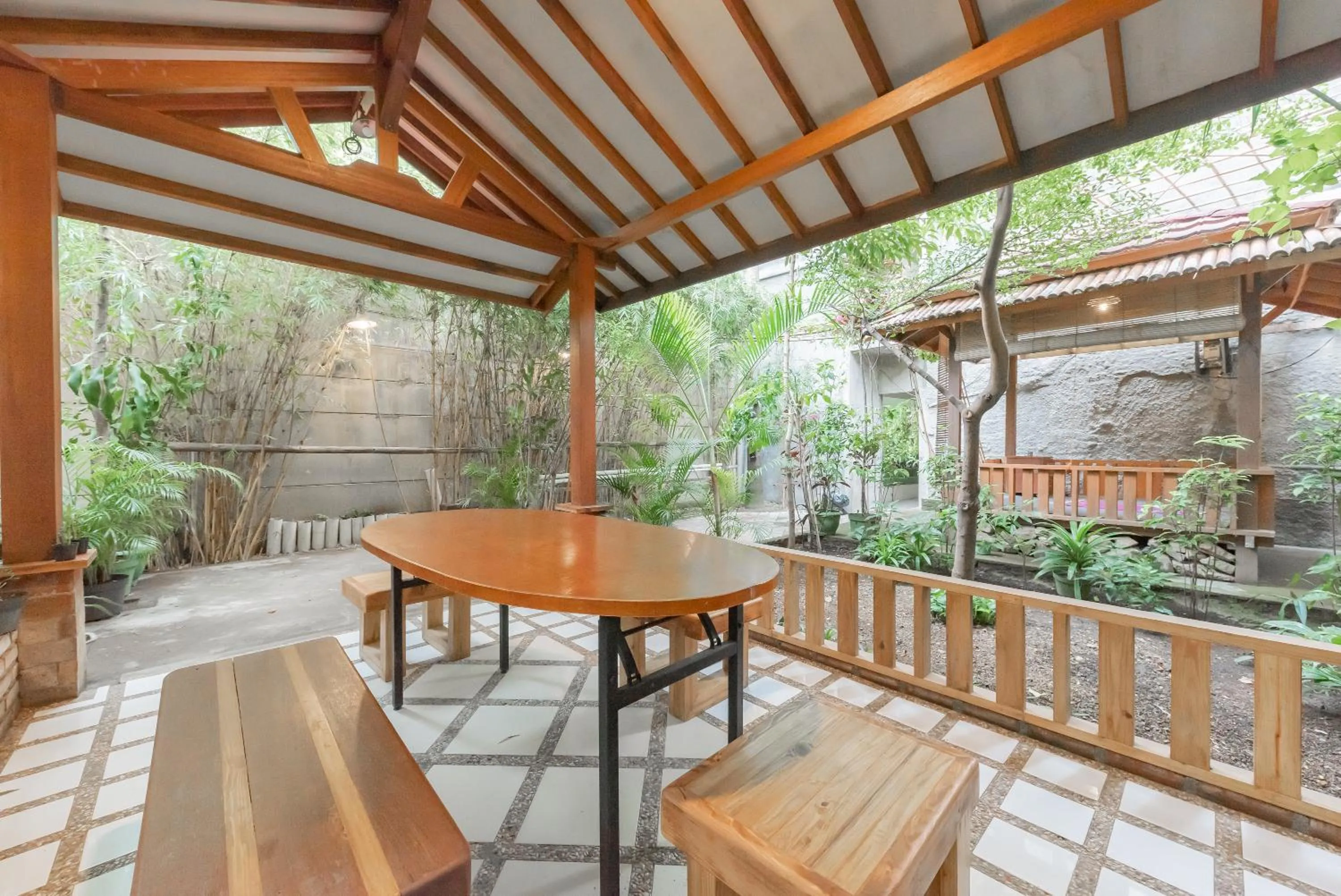 Seating area in RedDoorz Plus near Asia Afrika 3