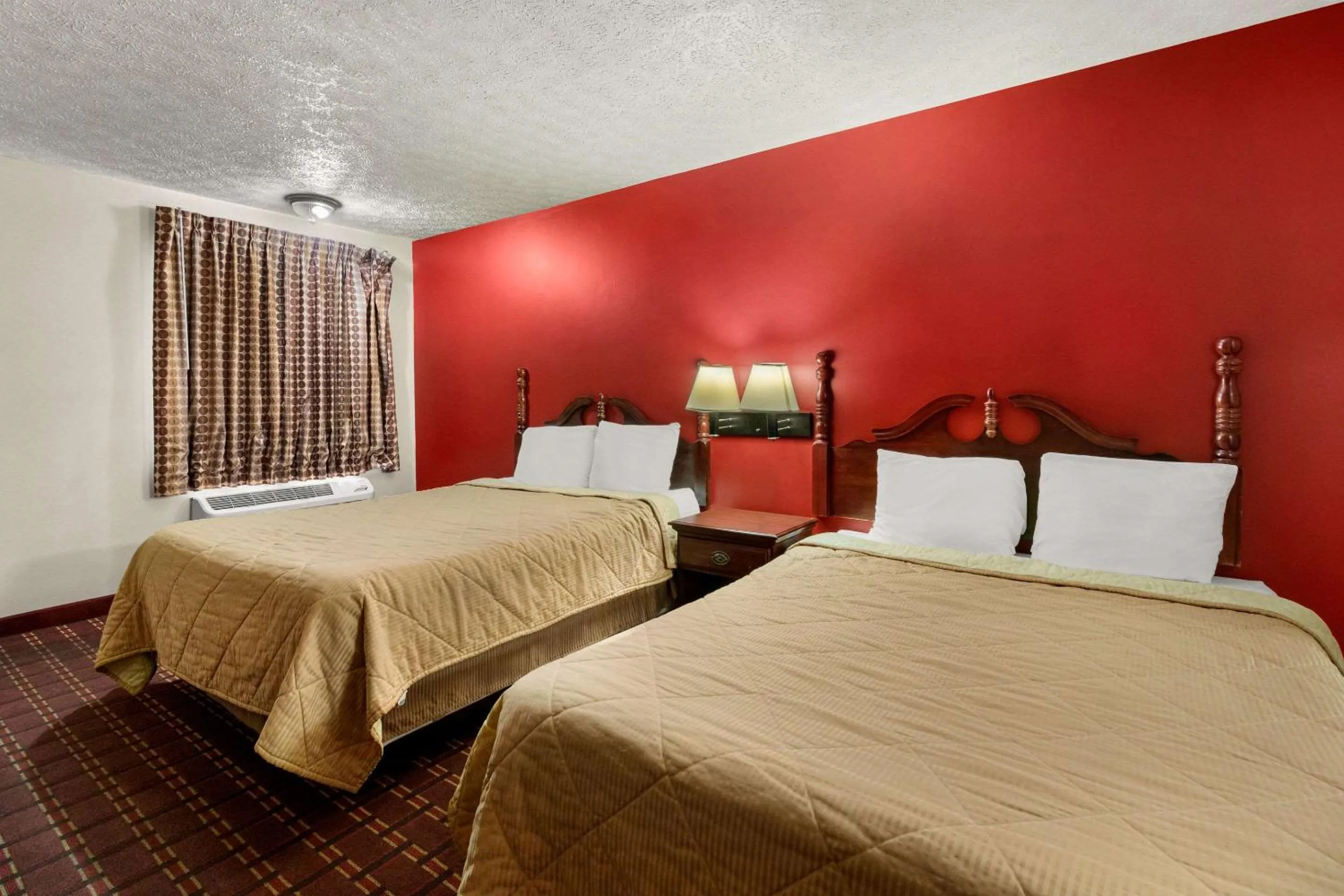 Bedroom, Bed in Rodeway Inn Dickson