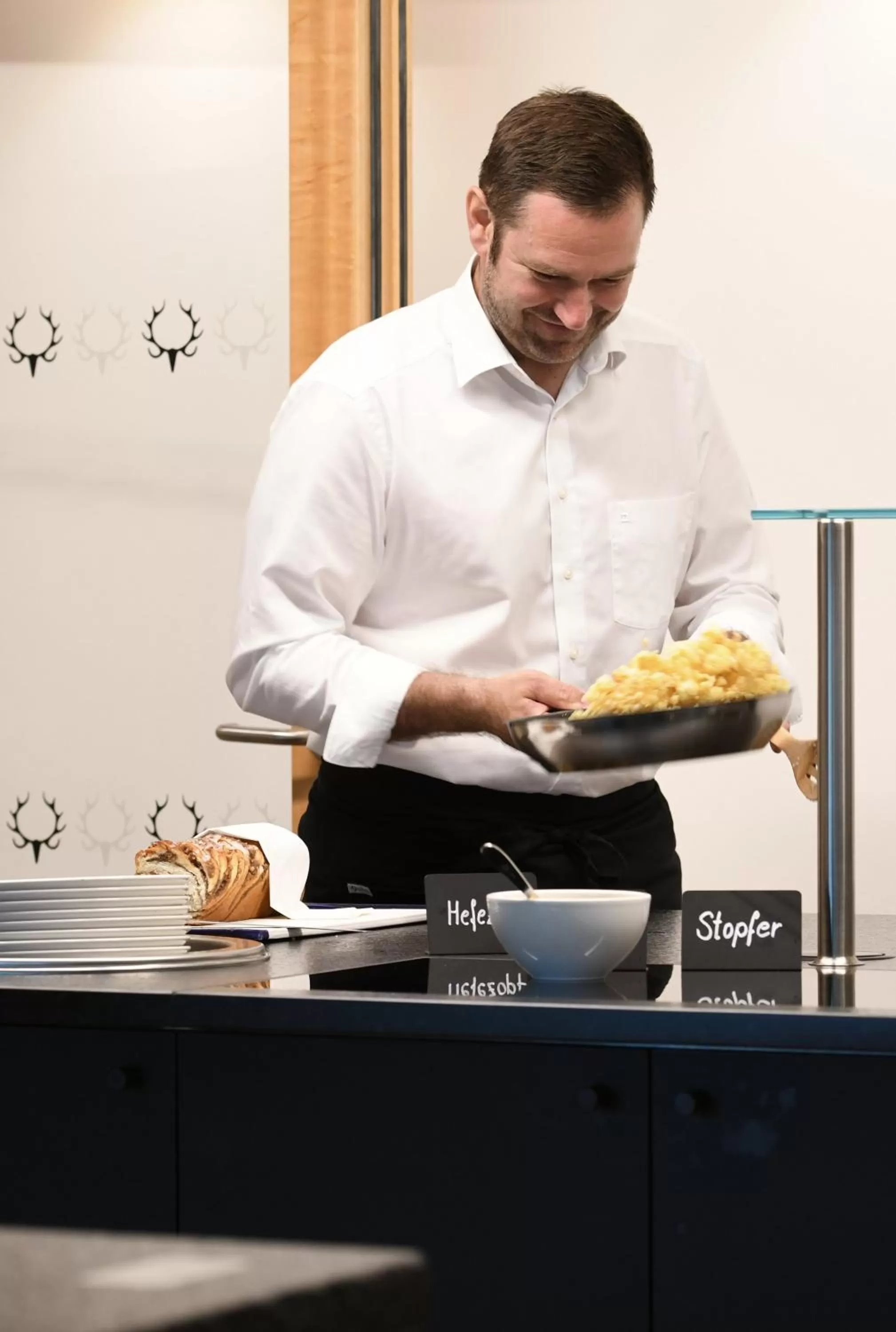 Buffet breakfast in St Hubertus BnB