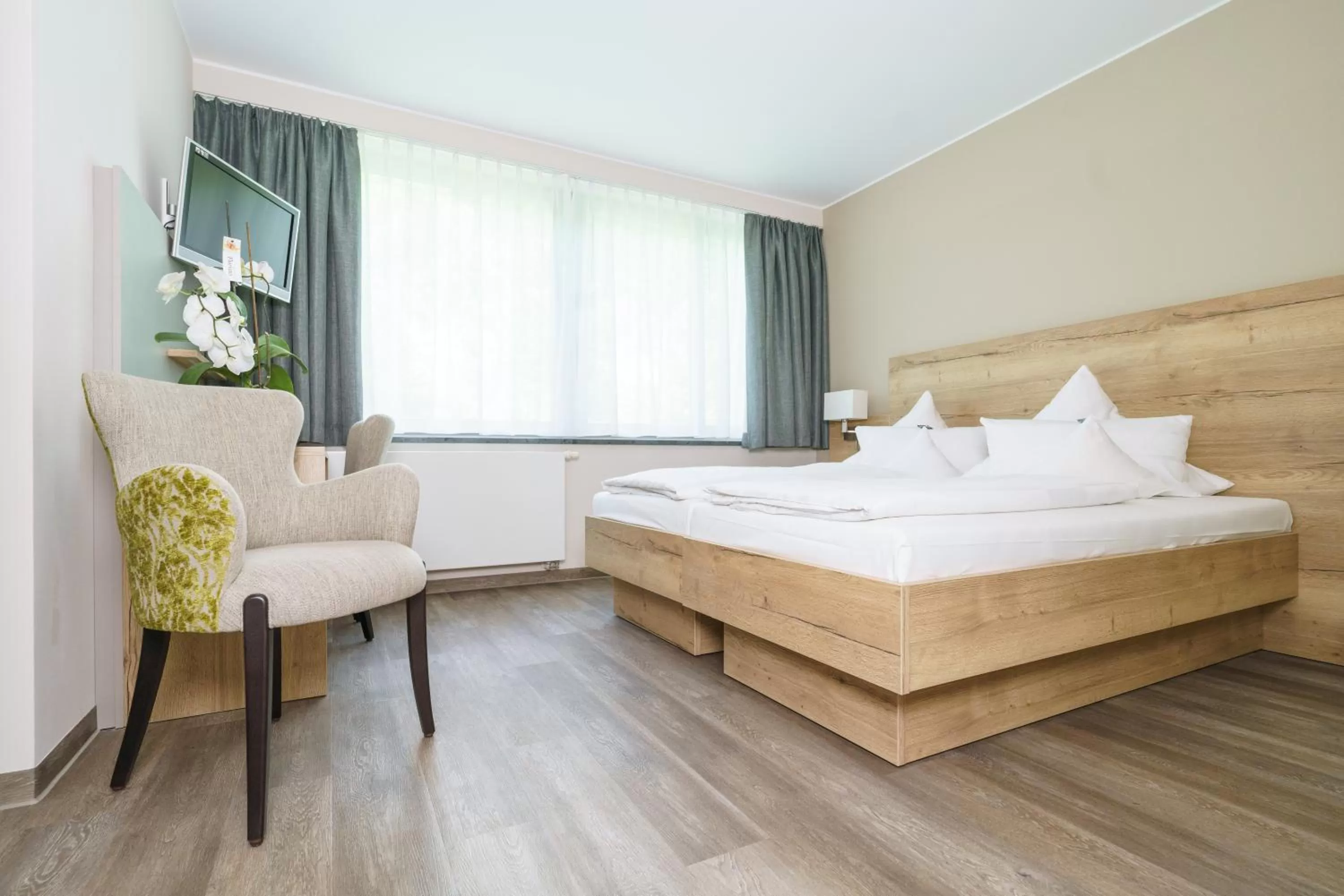 Bed in Hotel Forsthaus Grüna Betreibergesellschaft mbH