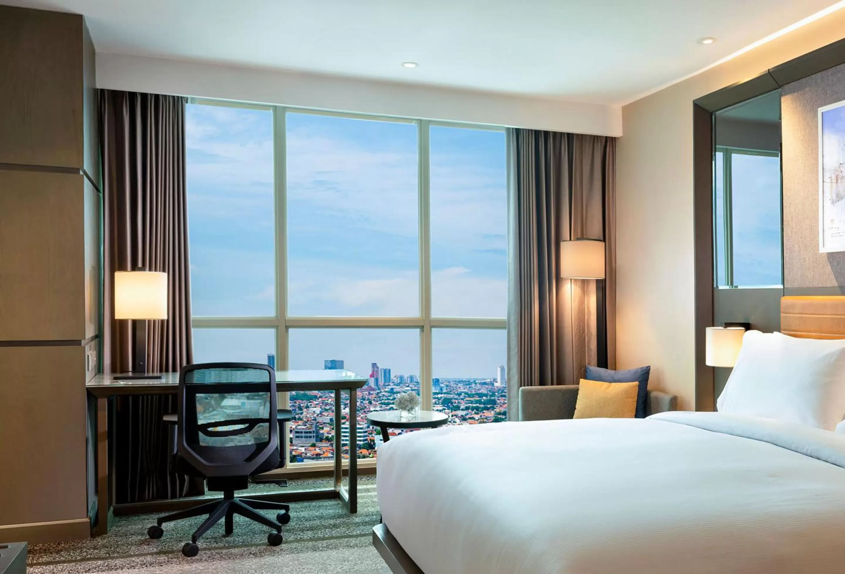 Bedroom, Bed in DoubleTree by Hilton Surabaya