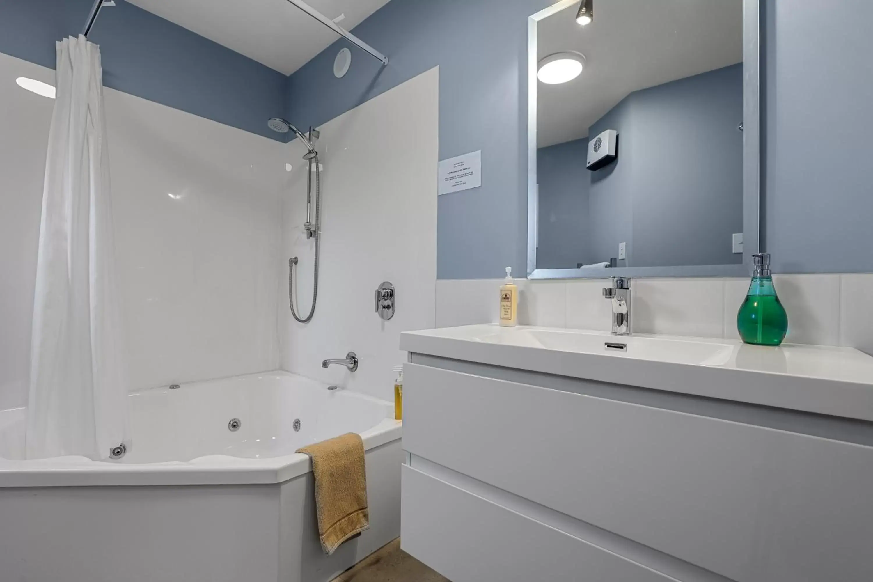 Two-Bedroom Apartment in Lorenzo Motor Lodge Two-Bedroom Apartment in Lorenzo Motor Lodge