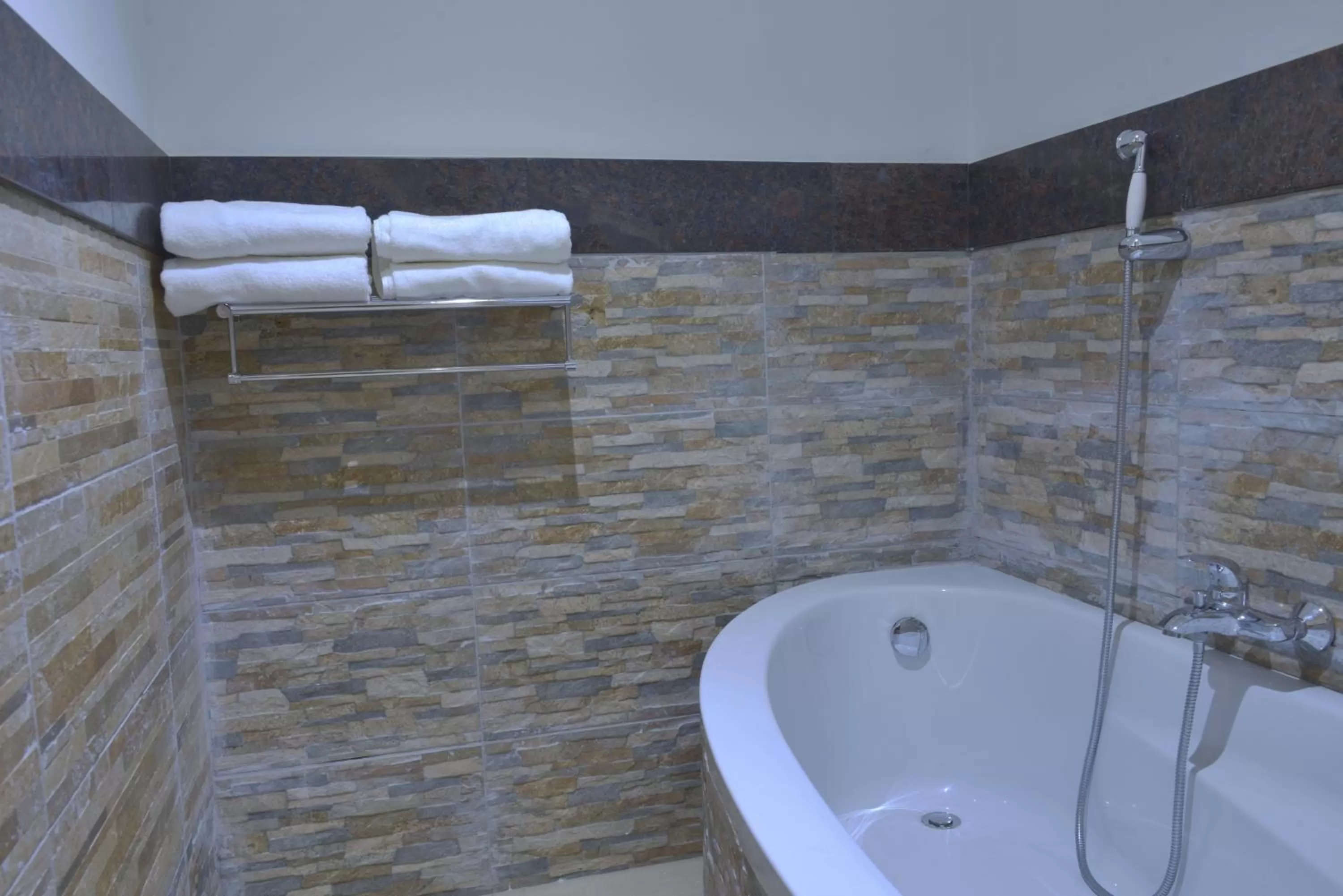 Bathroom in La Maison Royale