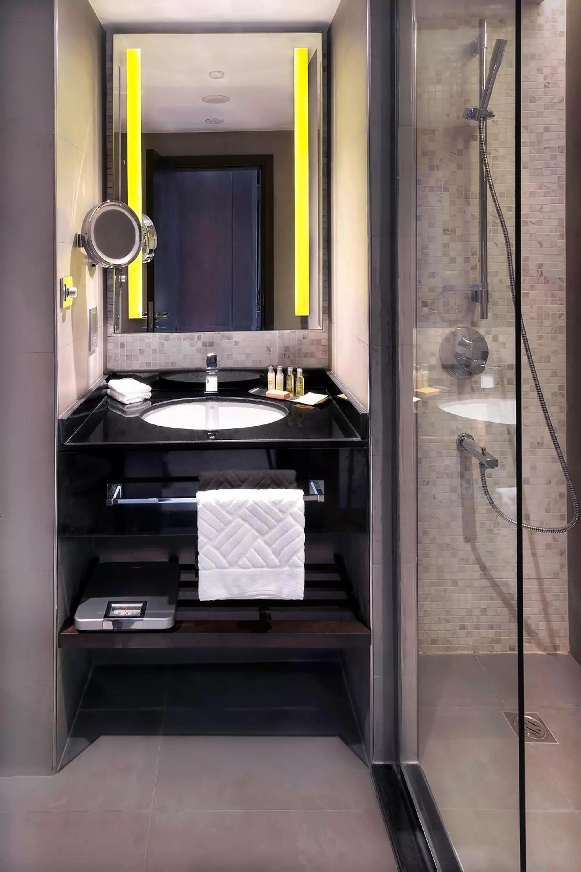 Bathroom in Radisson Blu Hotel & Resort, Al Ain