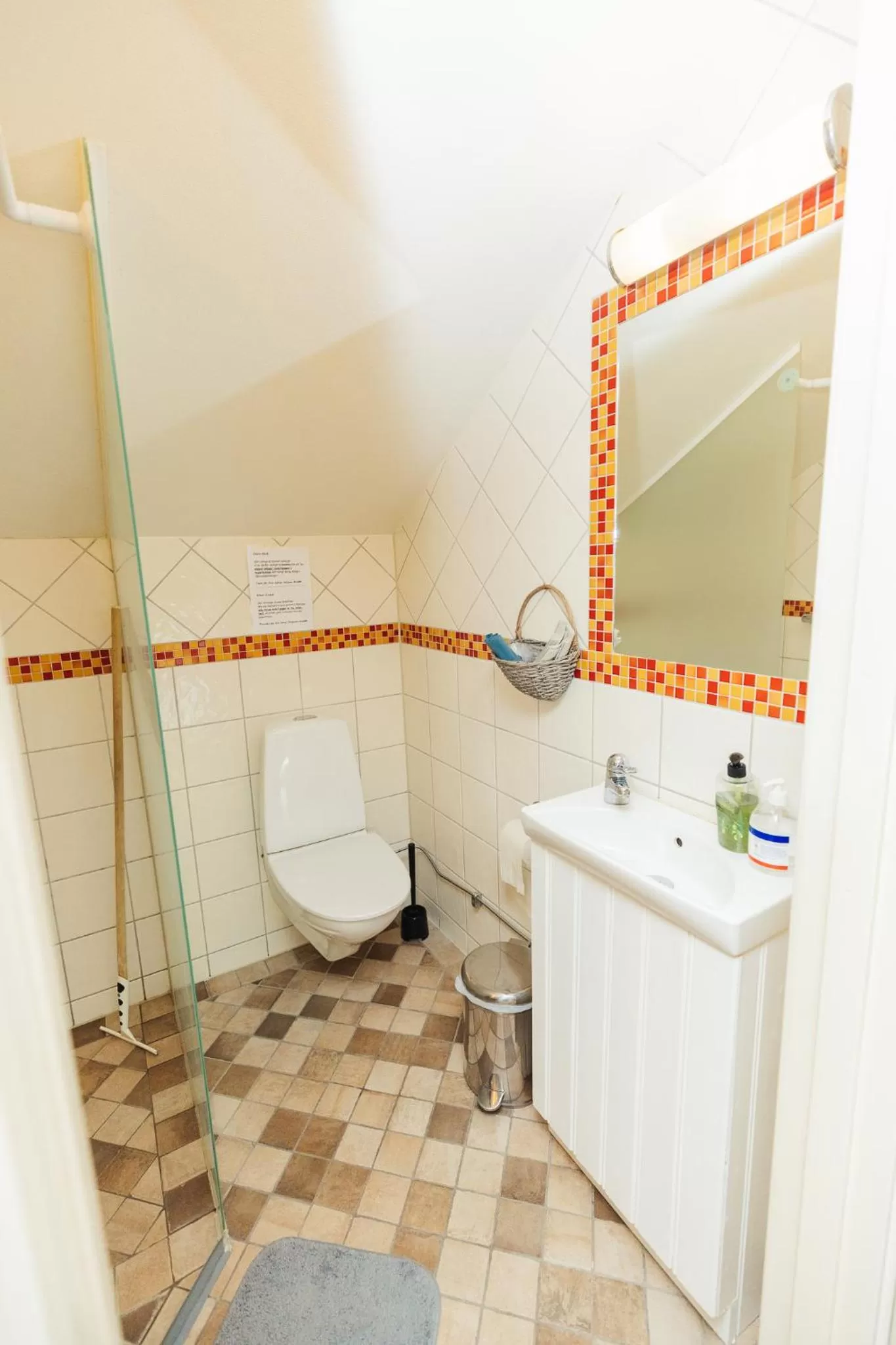 Shower, Bathroom in Bäcks Bed & Breakfast