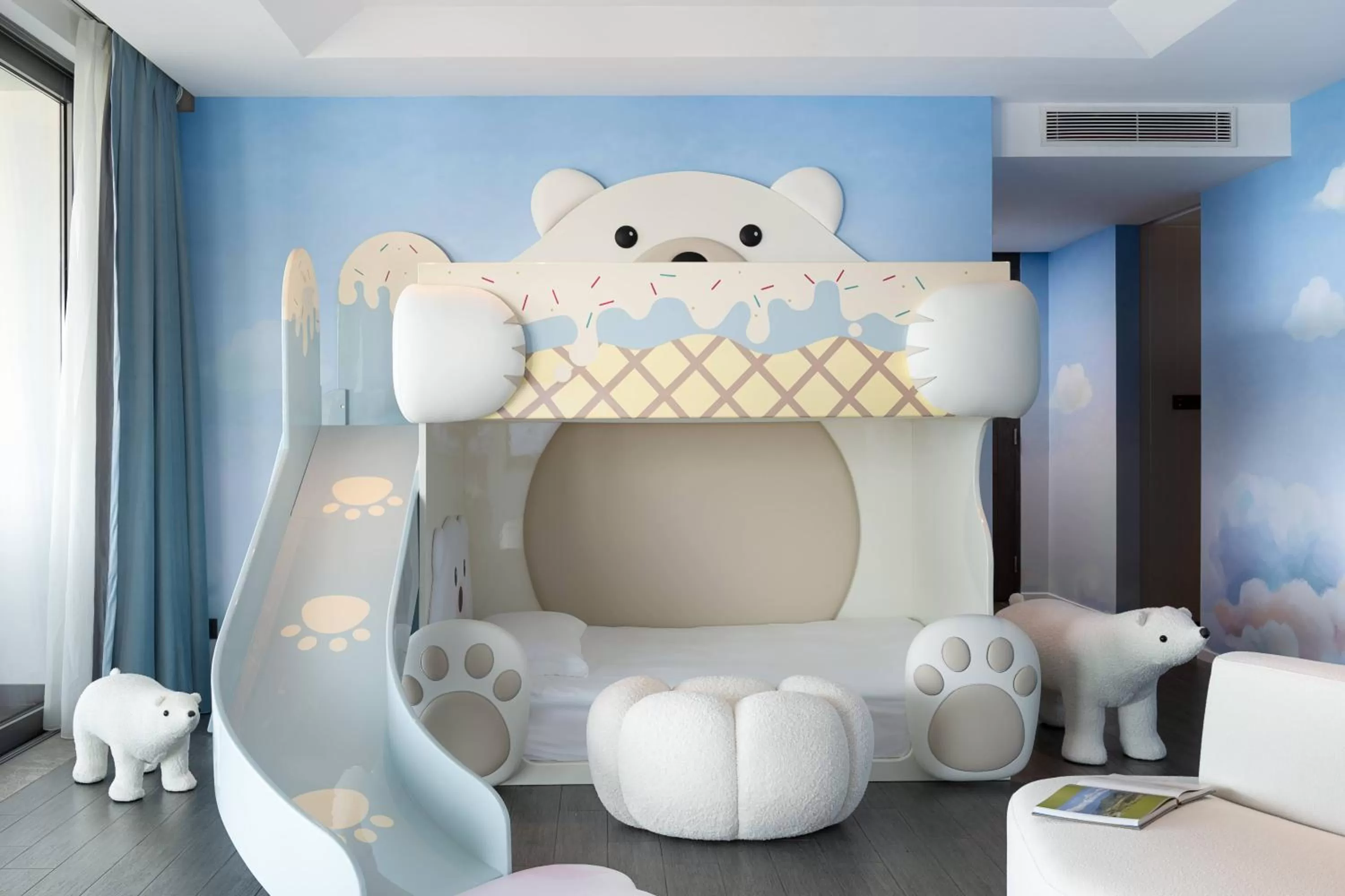 Bed in Rosewood Sanya