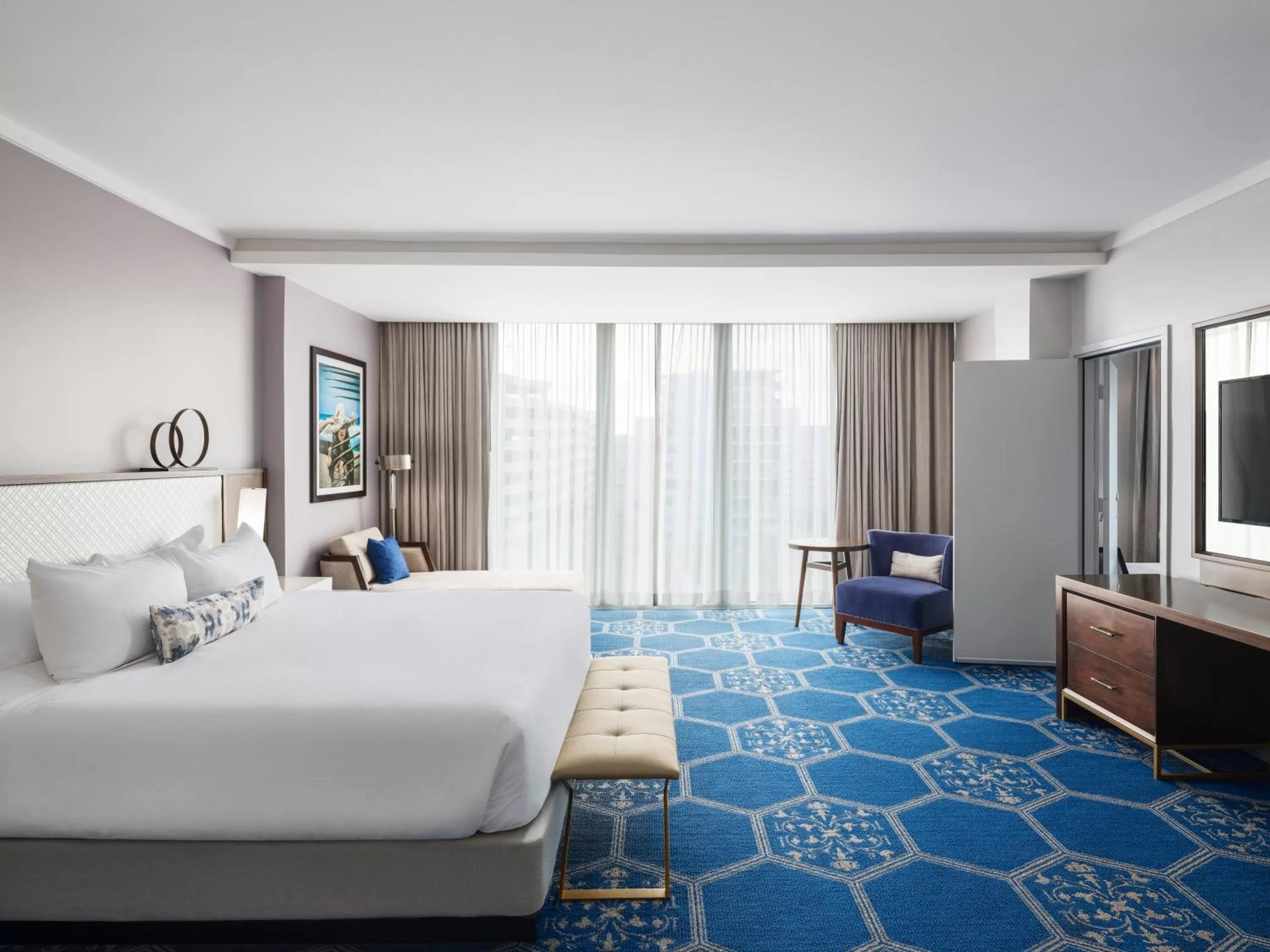 TV and multimedia, Bed in Fairmont El San Juan Hotel