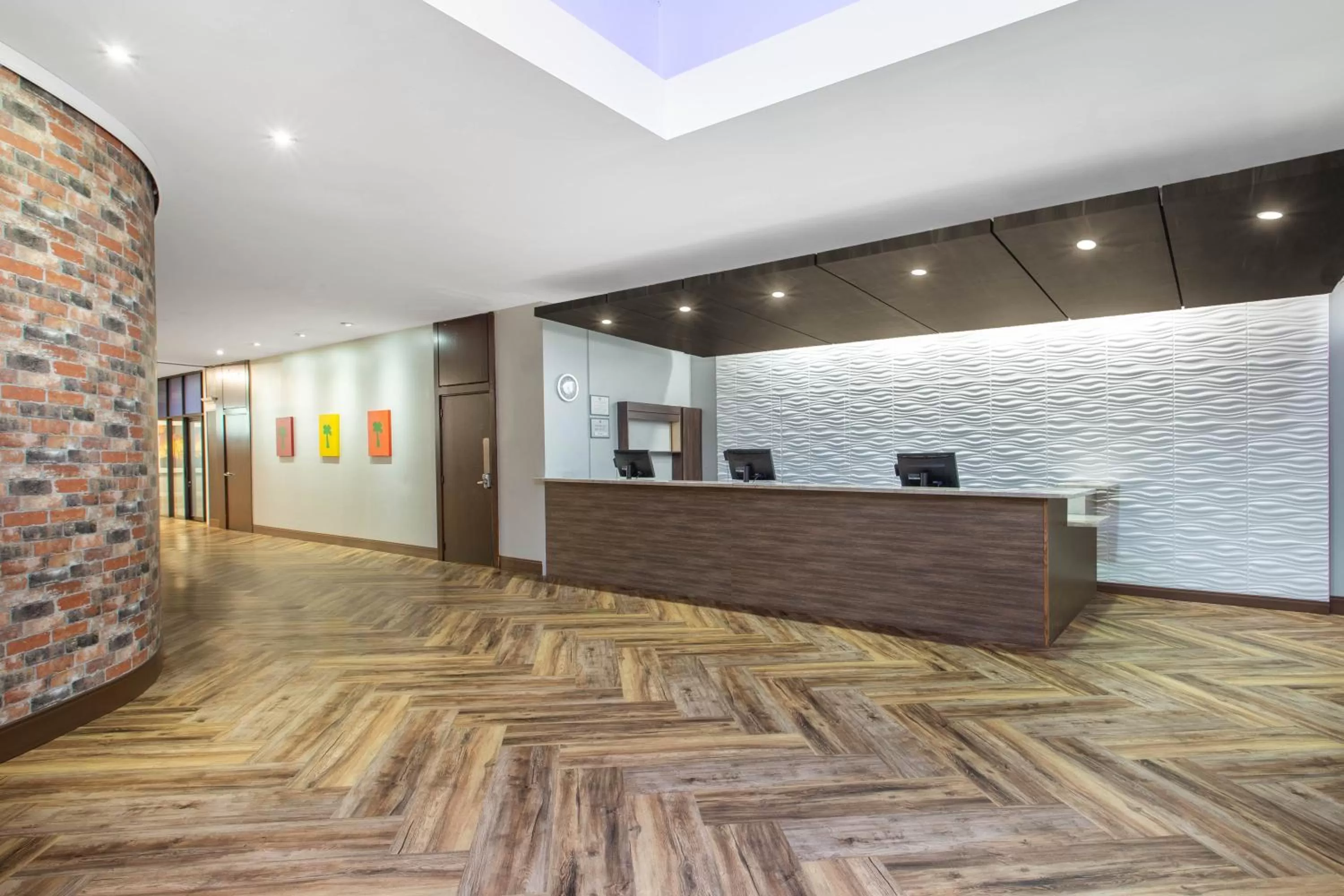 Lobby or reception in Ramada by Wyndham Tampa Westshore Airport South