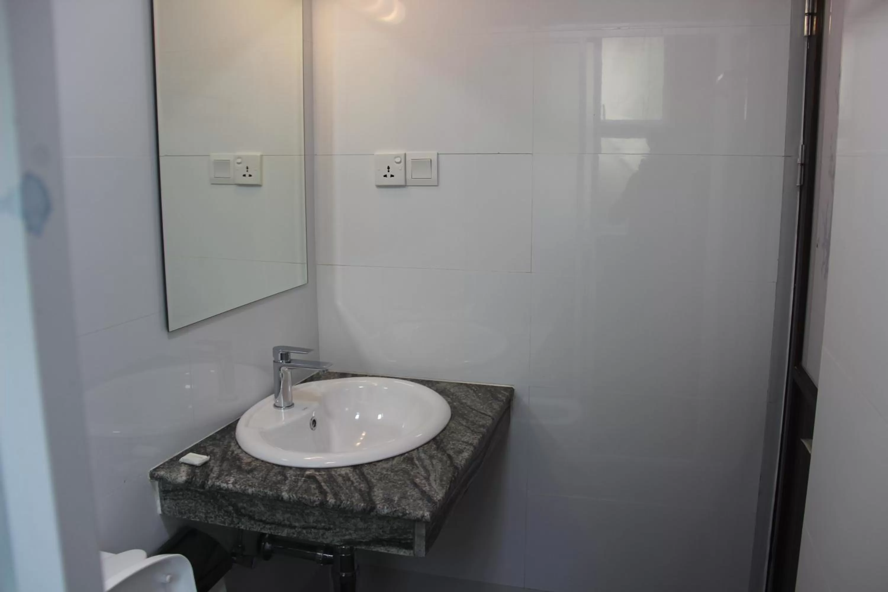 Bathroom in Pigeons Nest