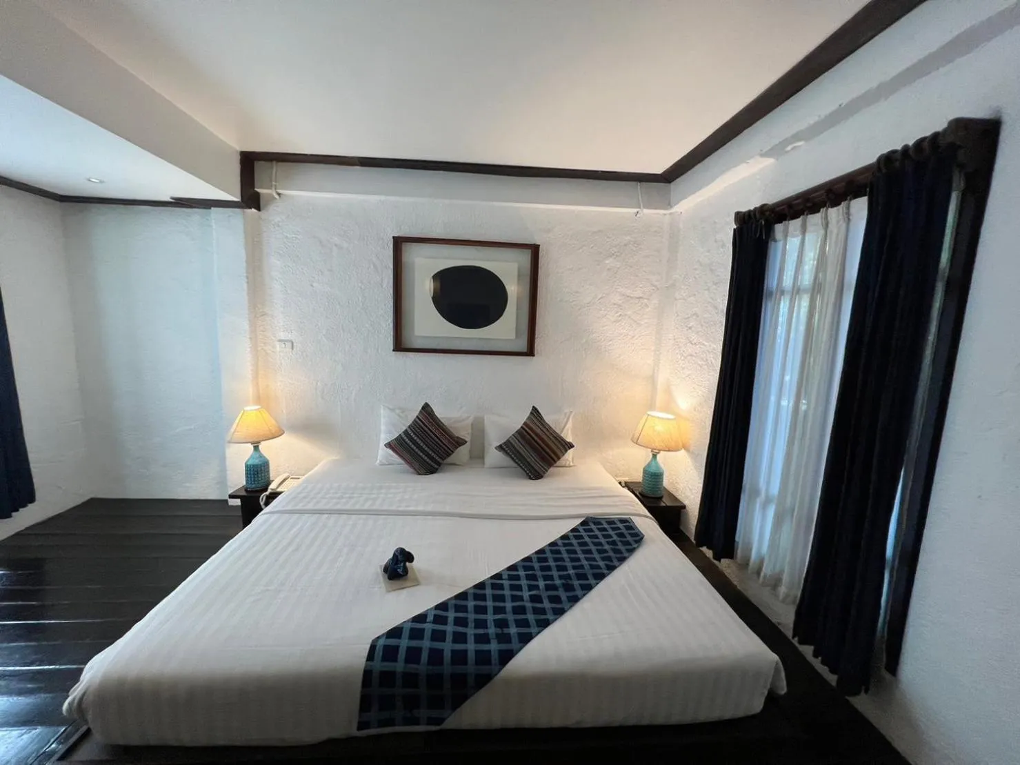 Property building, Bed in Banthai Village