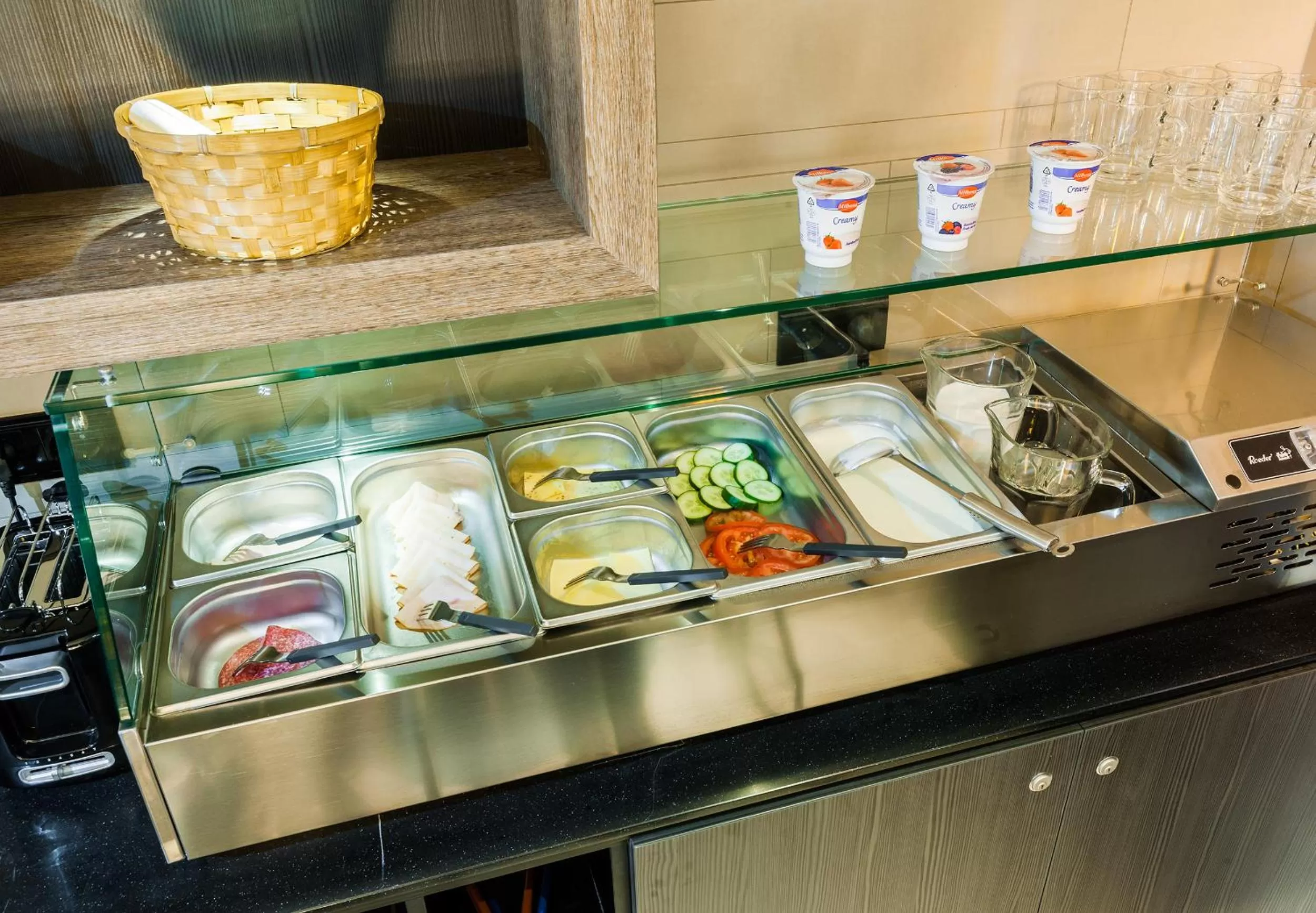 Buffet breakfast in The Alfred Hotel