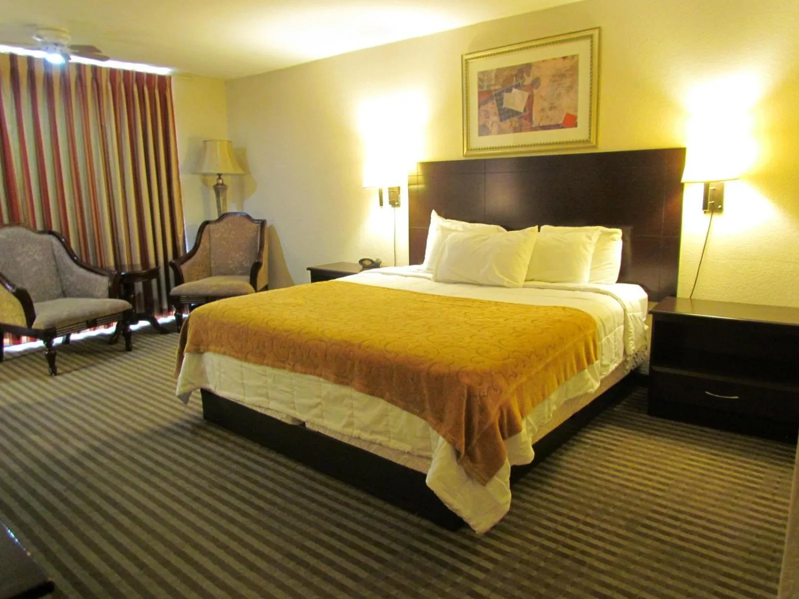 Photo of the whole room, Bed in Romana Hotel - Houston Southwest