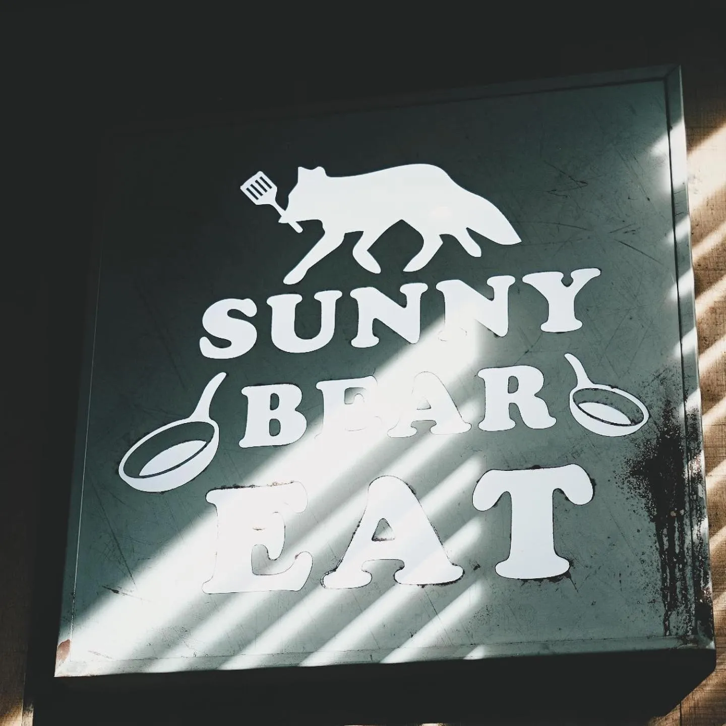 Restaurant/places to eat in Abloom Exclusive Serviced Apartments