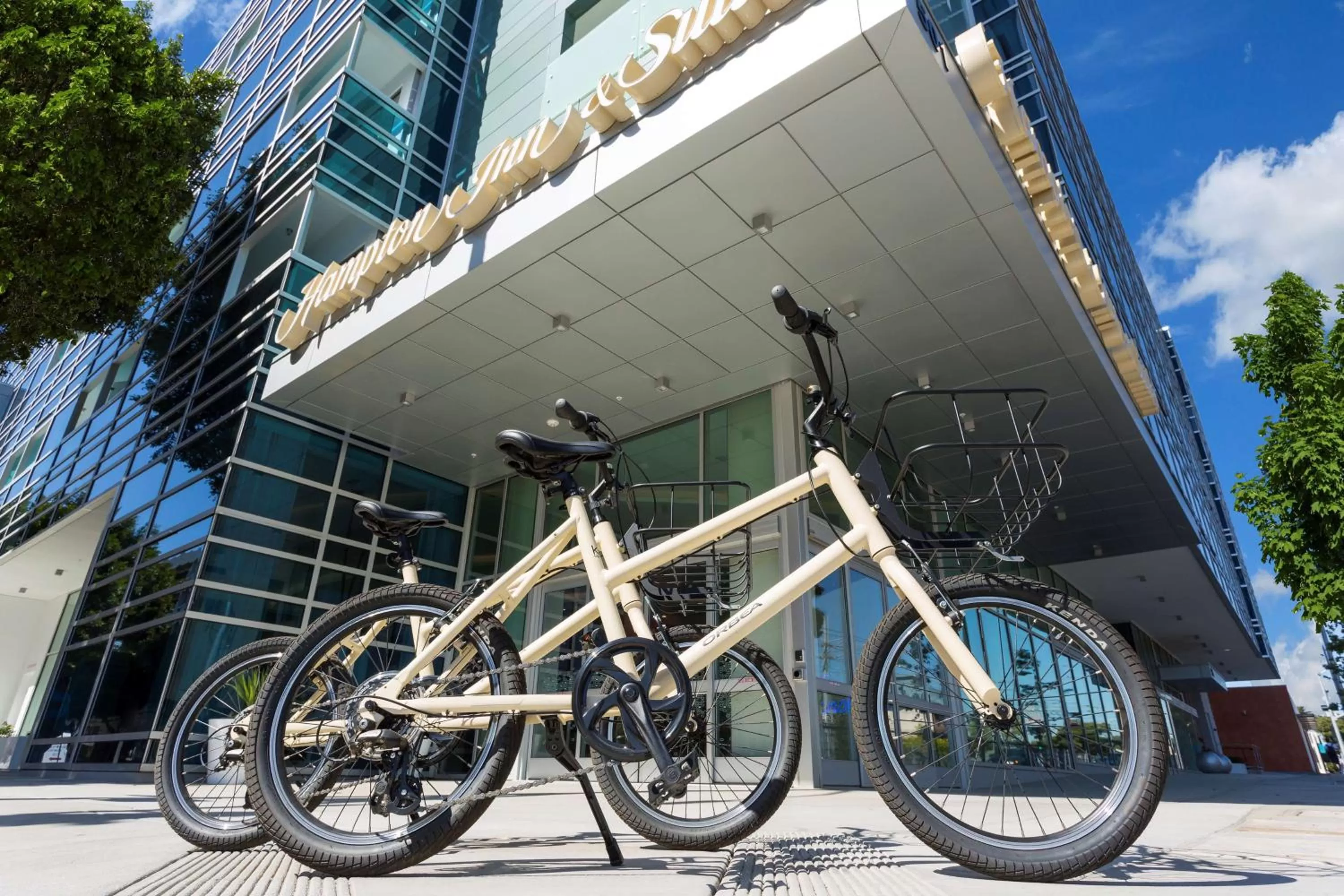 Sports in Hampton Inn & Suites Santa Monica